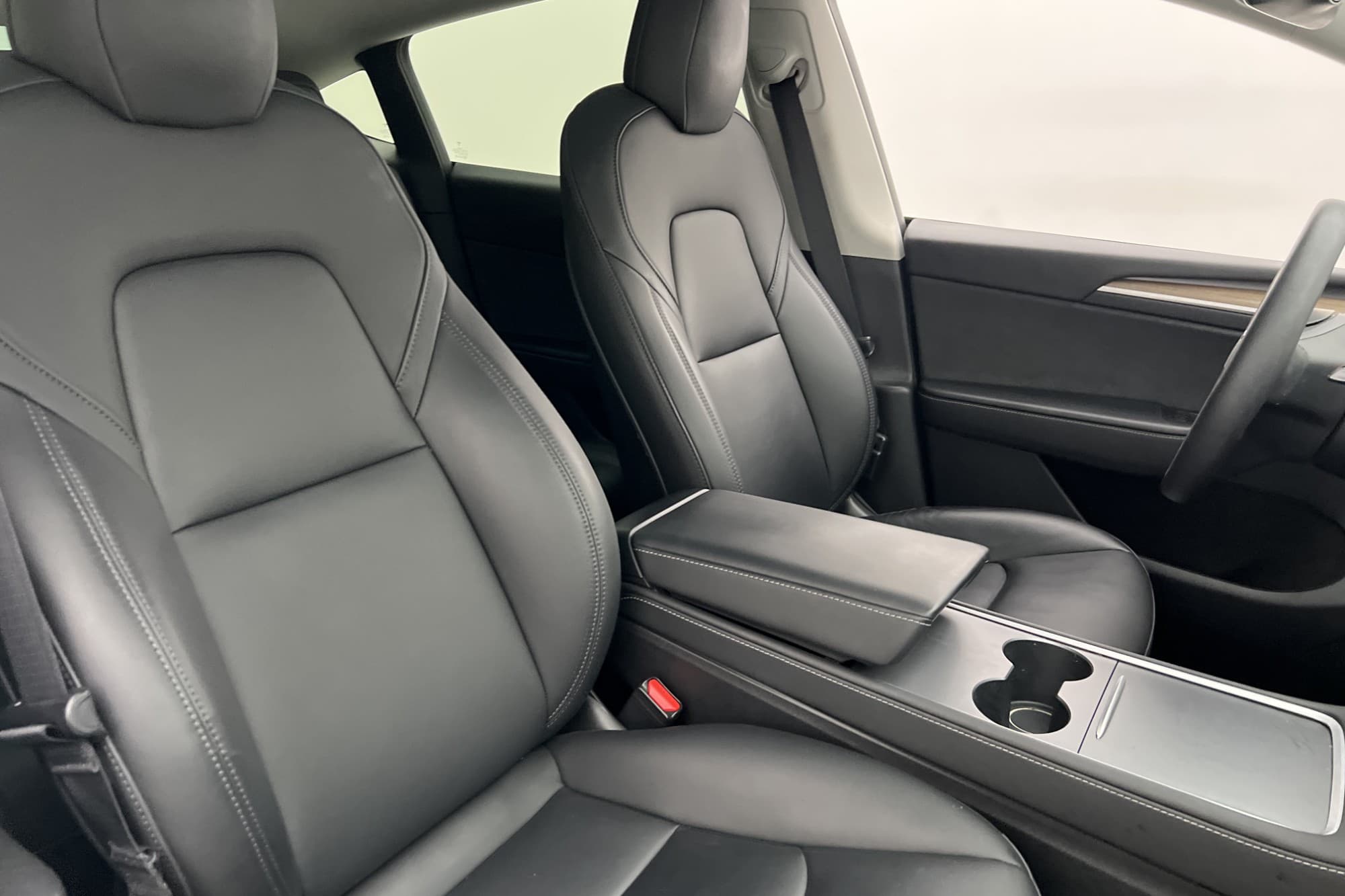 Tesla Model Y Long Range AWD Svensksåld Autopilot MOMS