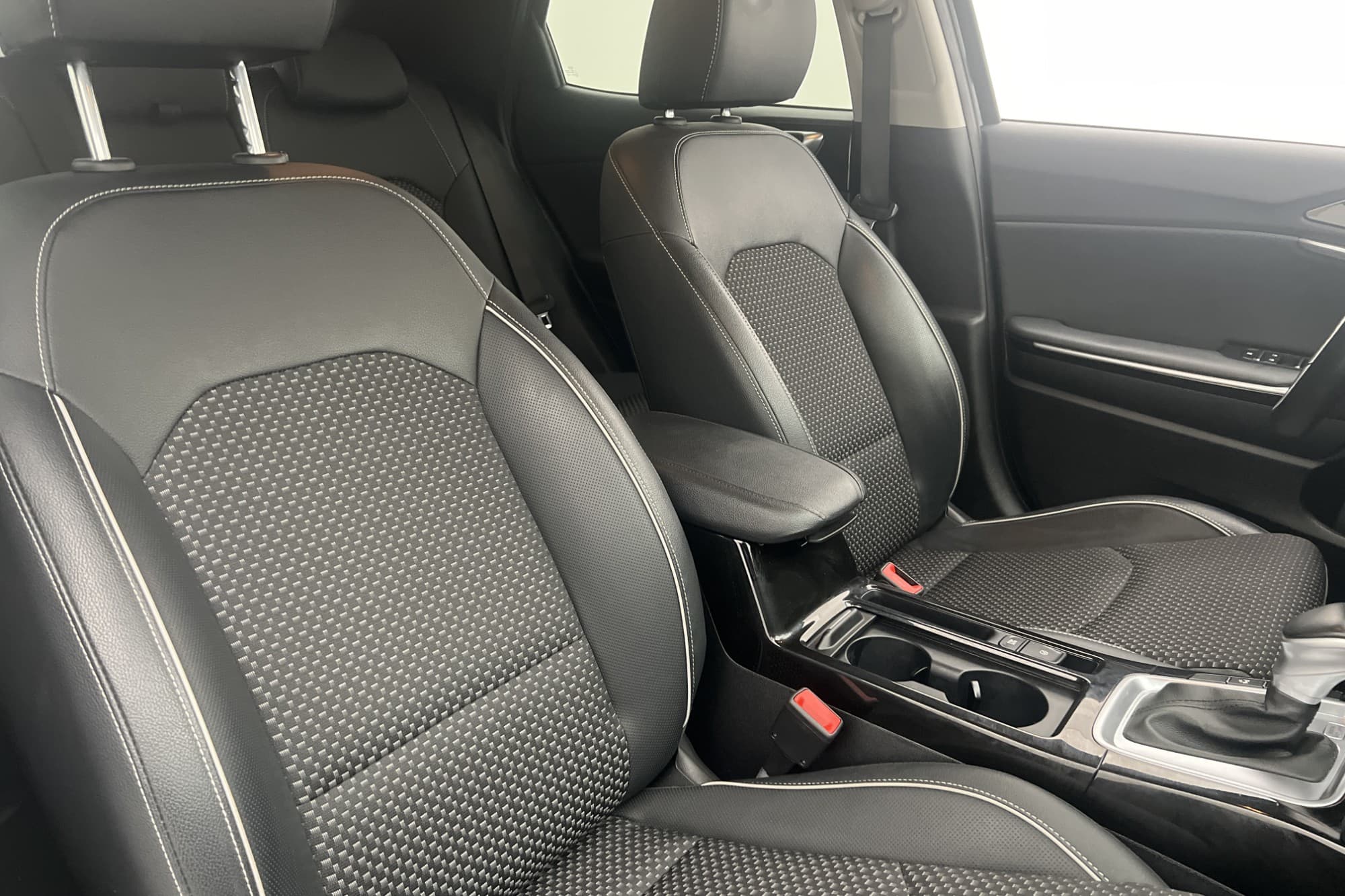 Kia XCeed T-GDI 140hk Advance Plus Kamera CarPlay Rattvärme