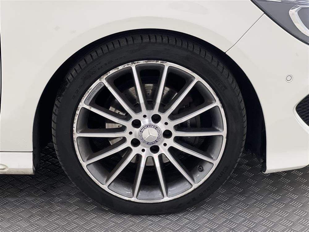 Mercedes-Benz CLA 200d AMG Navi Skinn/Alcantara 0,39l/milinteriör