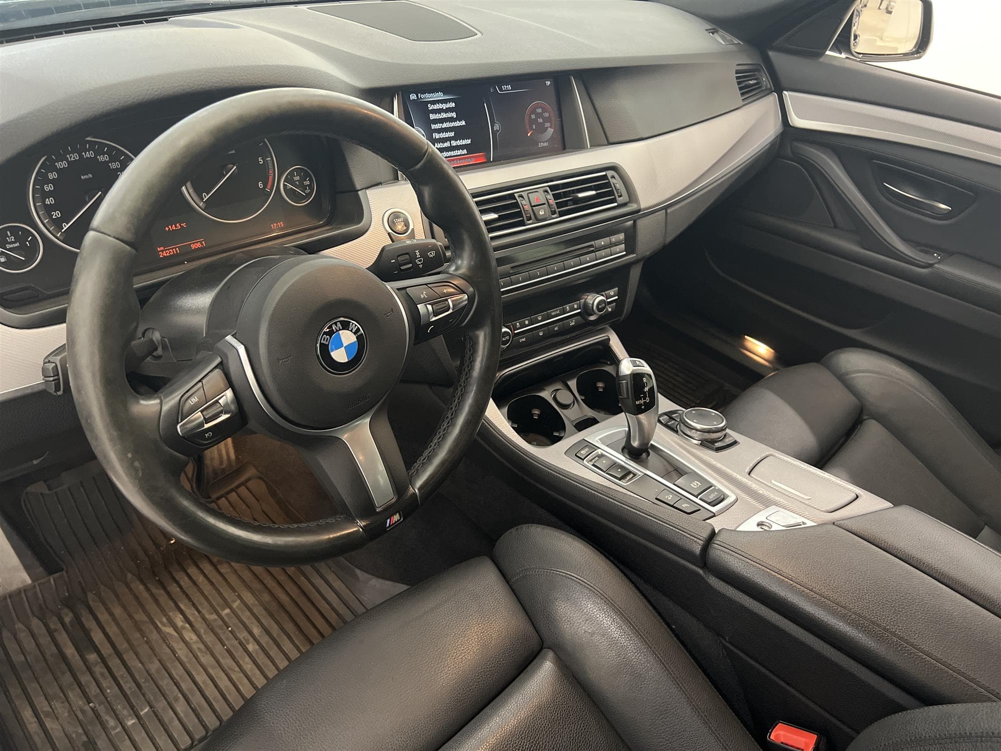 BMW 520d 190hk xDrive M Sport D-värm HiFi Skinn Navi