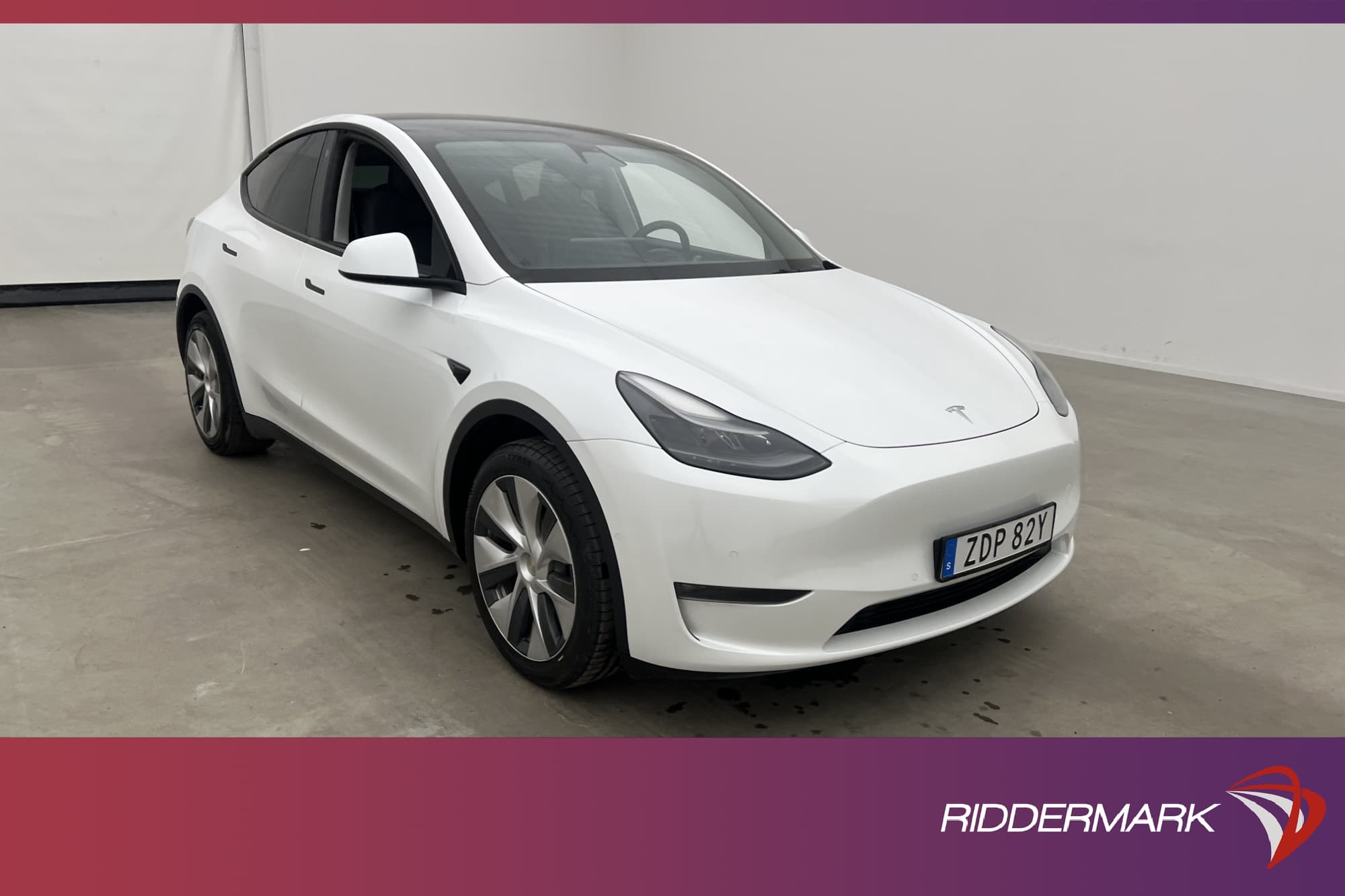 Tesla Model Y Long Range AWD Svensksåld Dragkrok Autopilot