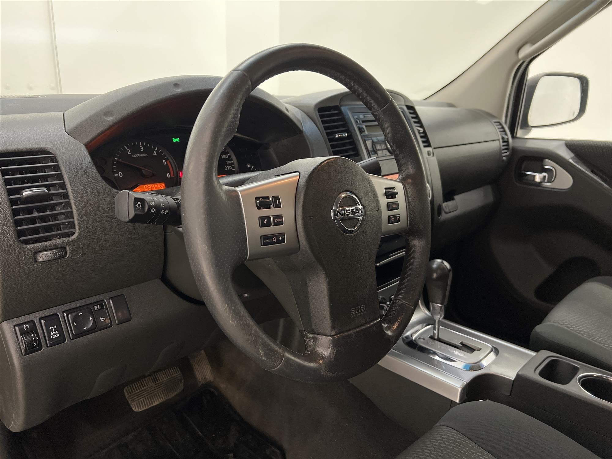 Nissan Navara 2.5dCi Automat 4x4 190hk Diff Dragkrok Moms 