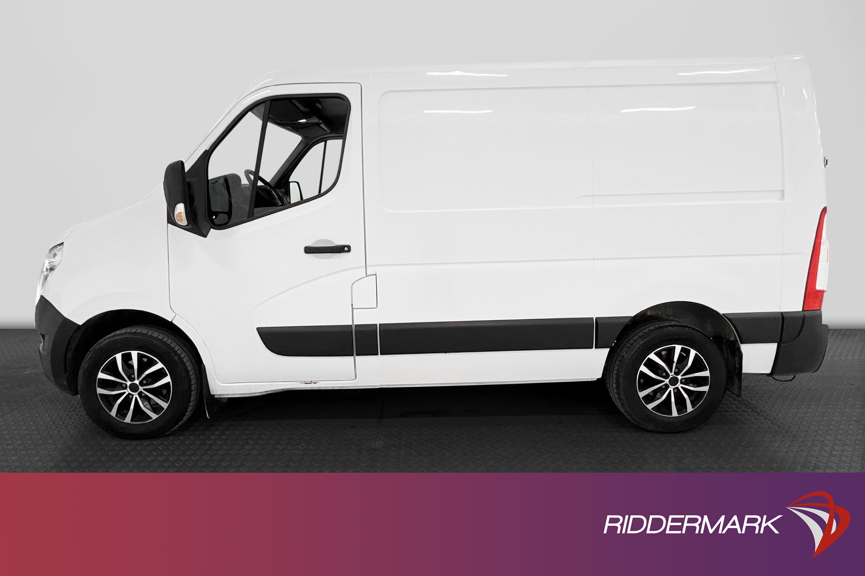 Nissan NV400