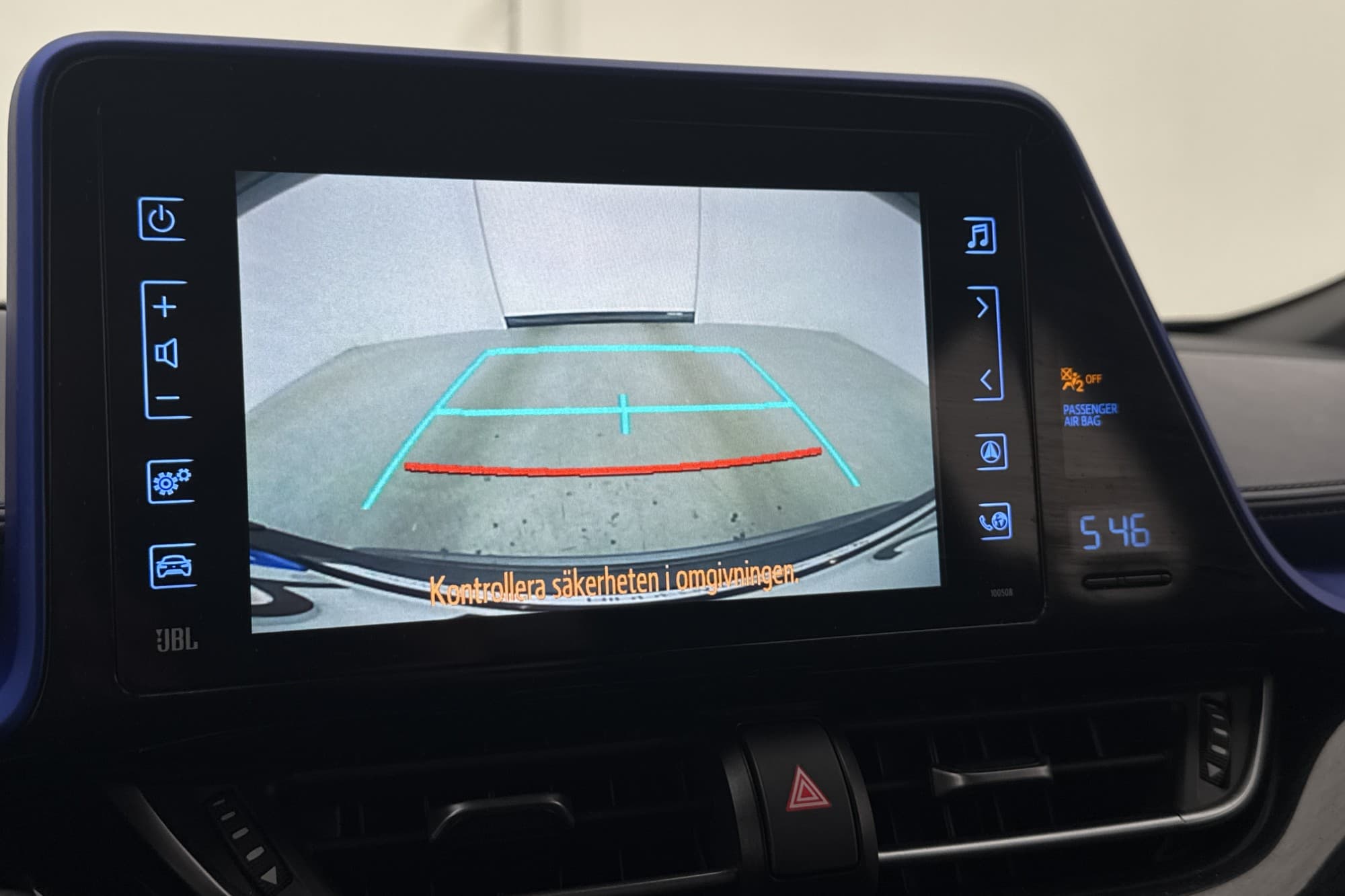 Toyota C-HR AWD Style Teknik JBL Kamera Rattvärme Adp-Fart