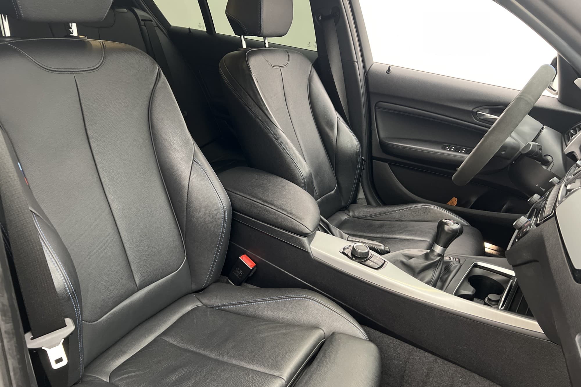 BMW 118i 136hk M Sport Skinn Farthållare Sensorer