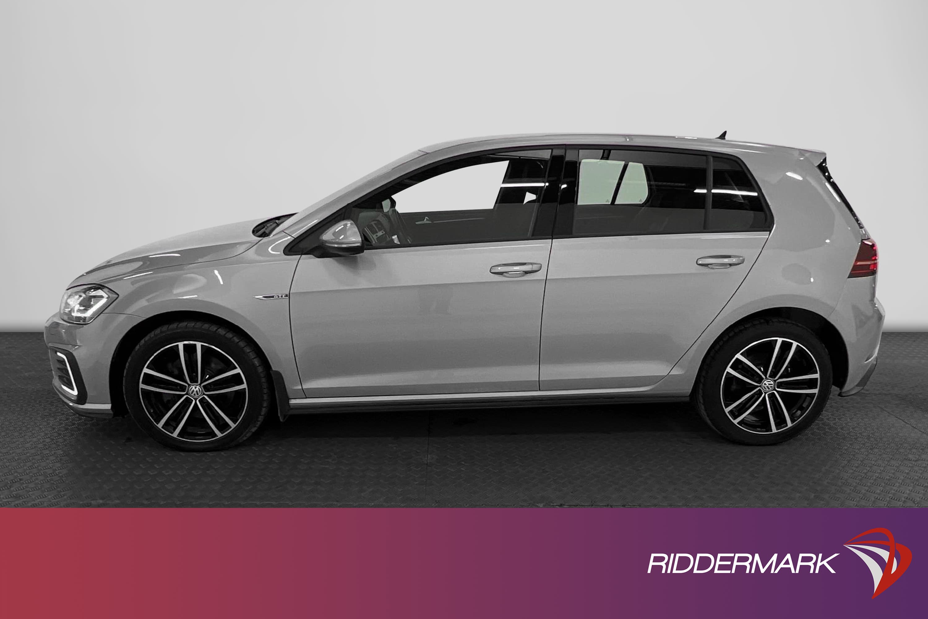 Volkswagen Golf GTE 204hk