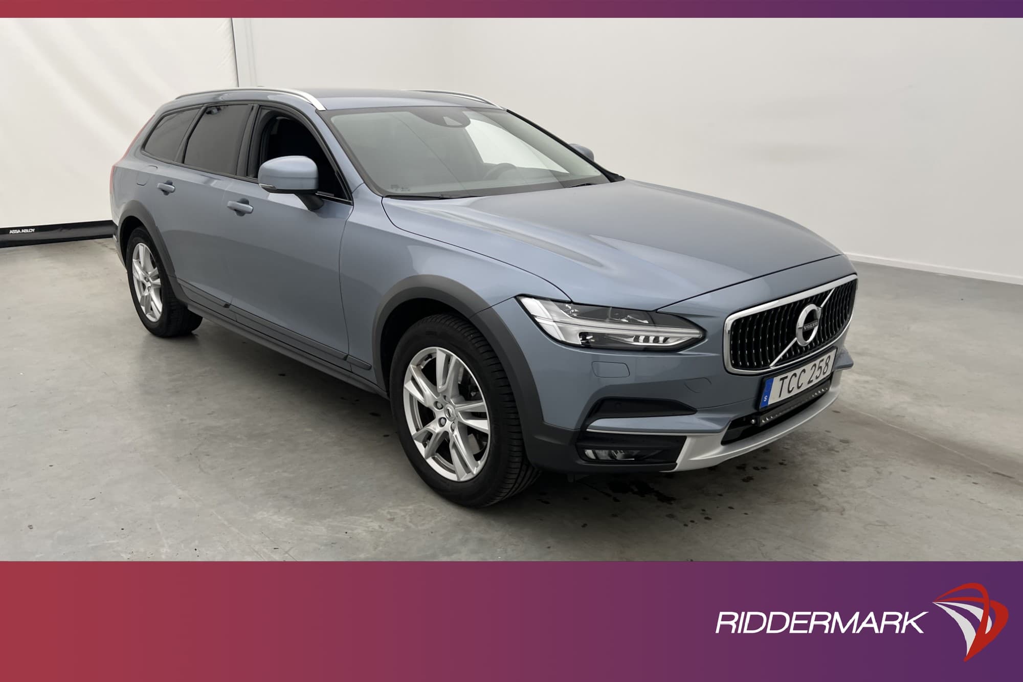 Volvo V90 Cross Country D4 AWD