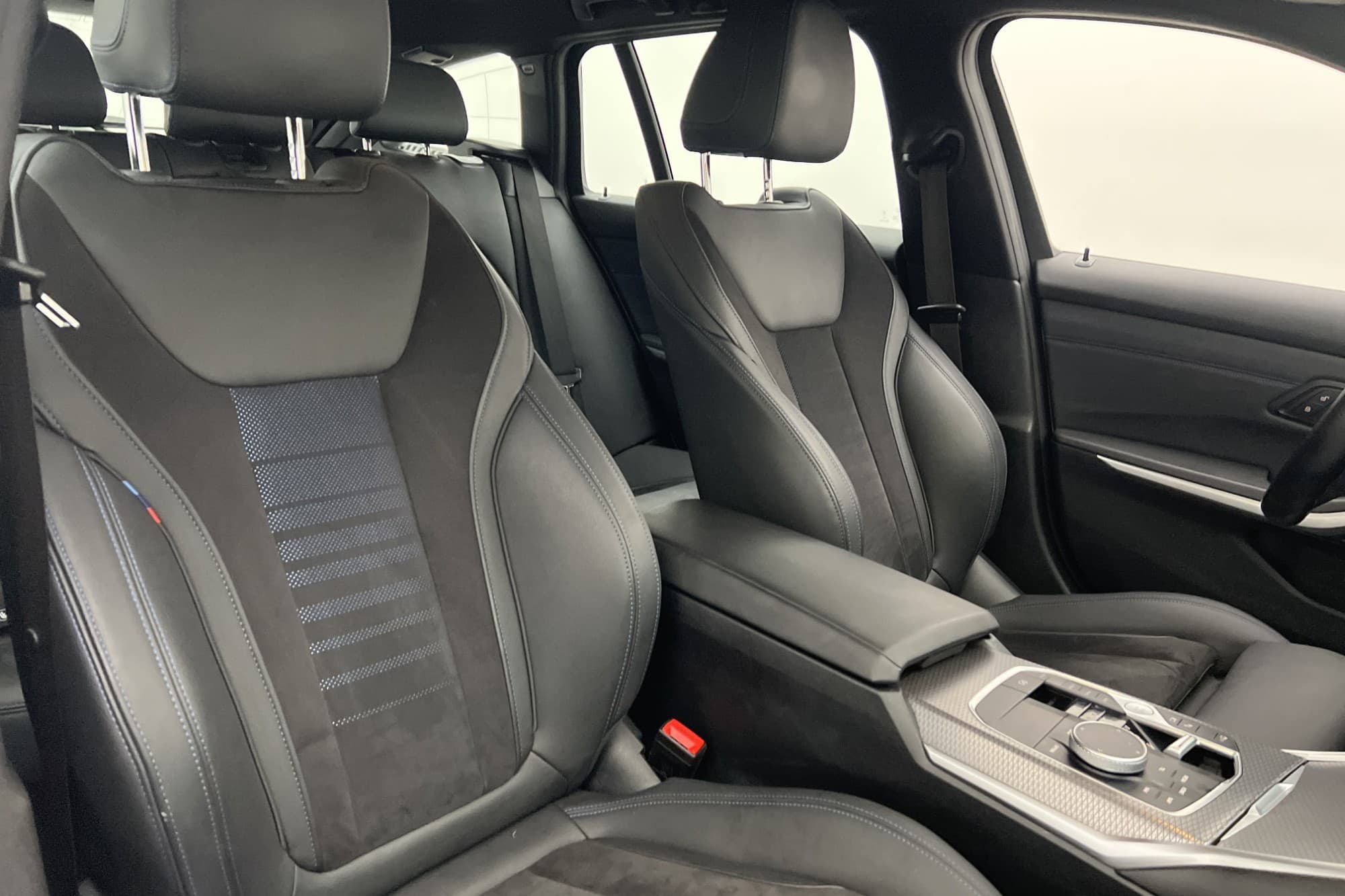 BMW 330e xDrive 292hk M Sport H/K Navi CarPlay MOMS