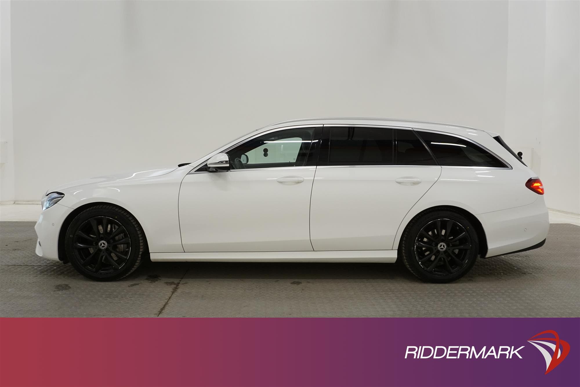 Mercedes-Benz E 220 T d 194hk AMG Pano Burmester 360° HUD