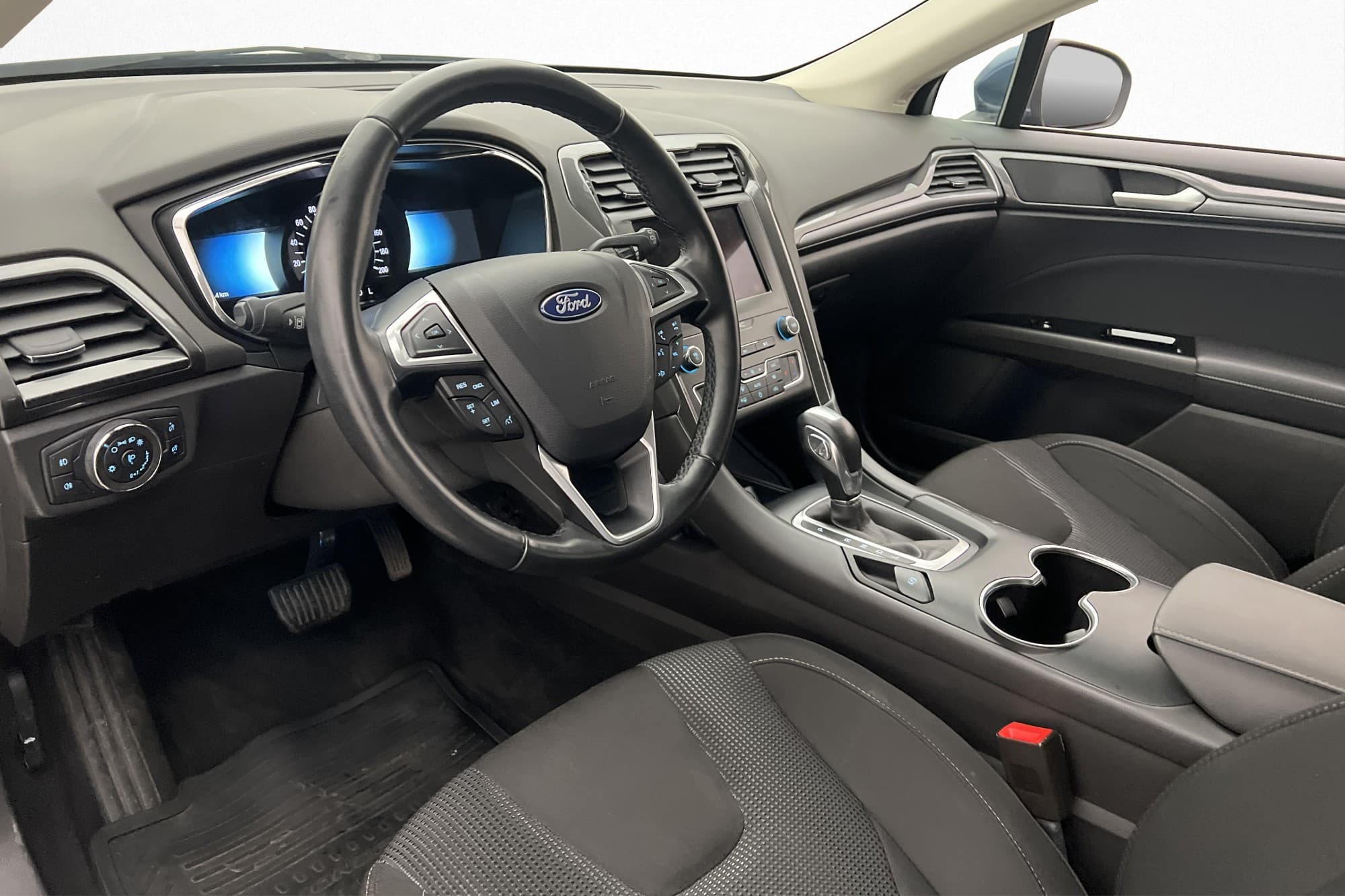 Ford Mondeo Kombi Hybrid 187hk Titanium Drag CarPlay Navi