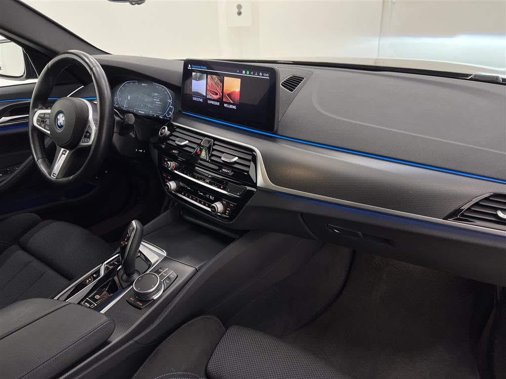 BMW 530e xDrive Touring 292hk M Sport Backkamera Drag Hifi