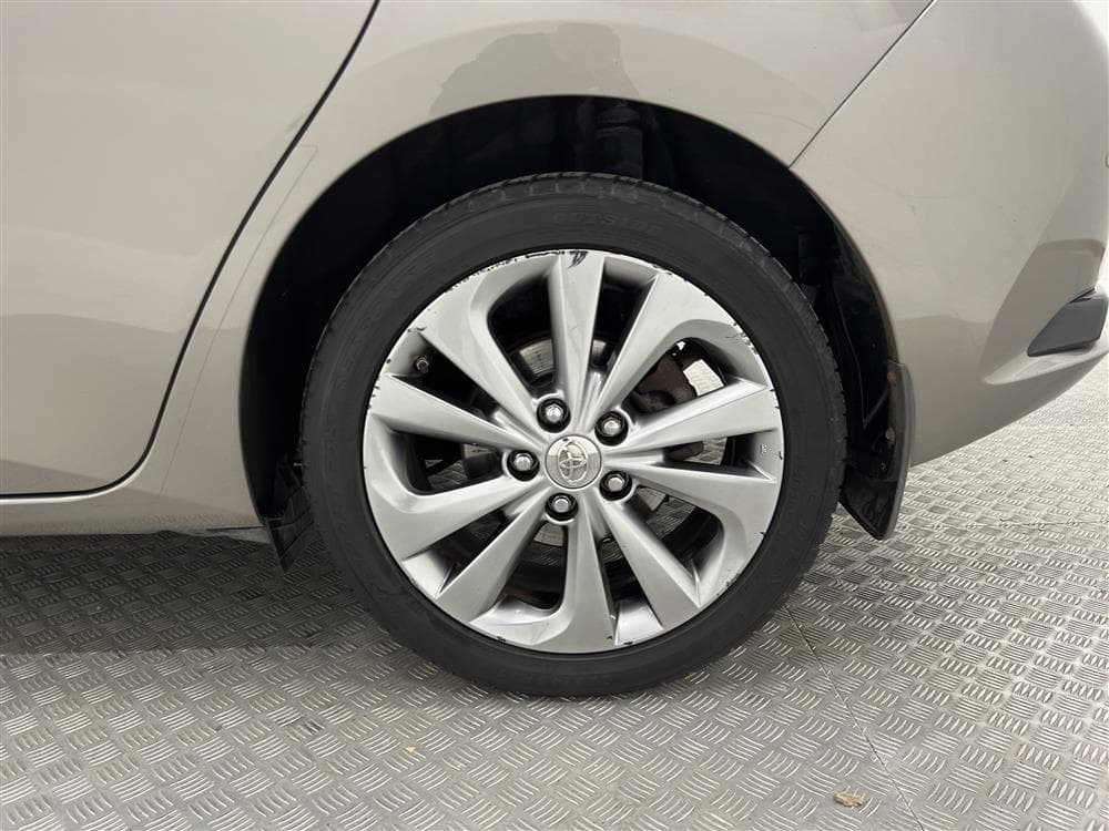 Toyota Auris 1.8 Hybrid 136hk M-Värm H-Skinn B-Kam 0,39L/mil