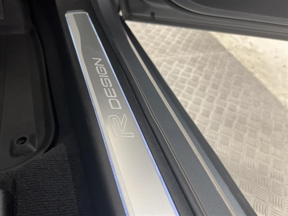Volvo V90 T8 AWD TwEn 392hk R-Design B&W Drag Värmareinteriör