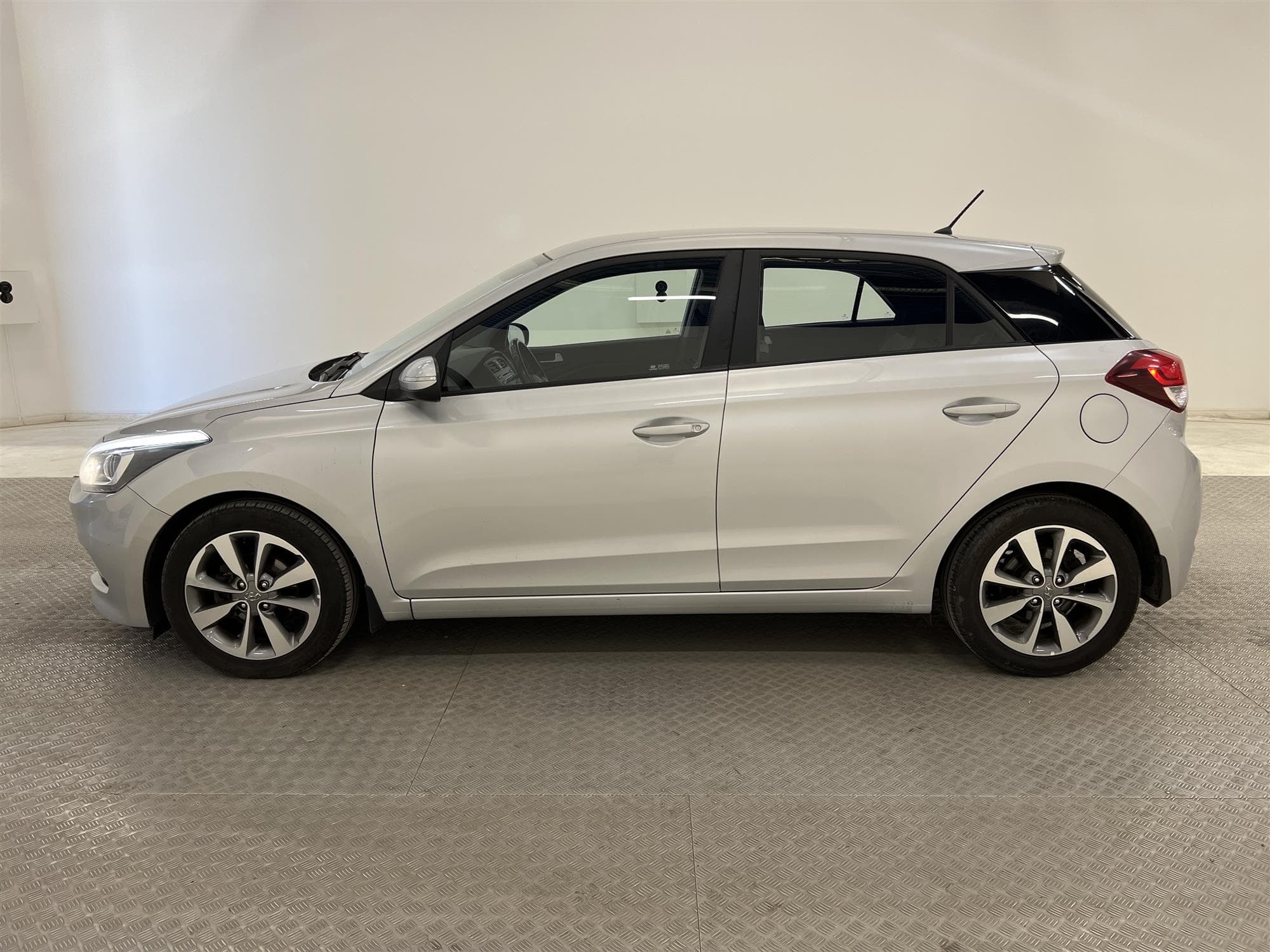 Hyundai i20 1.4 101hk