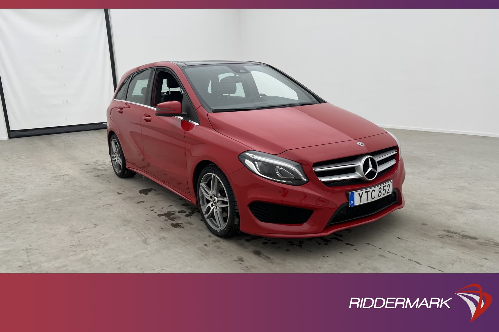 Mercedes-Benz B 180