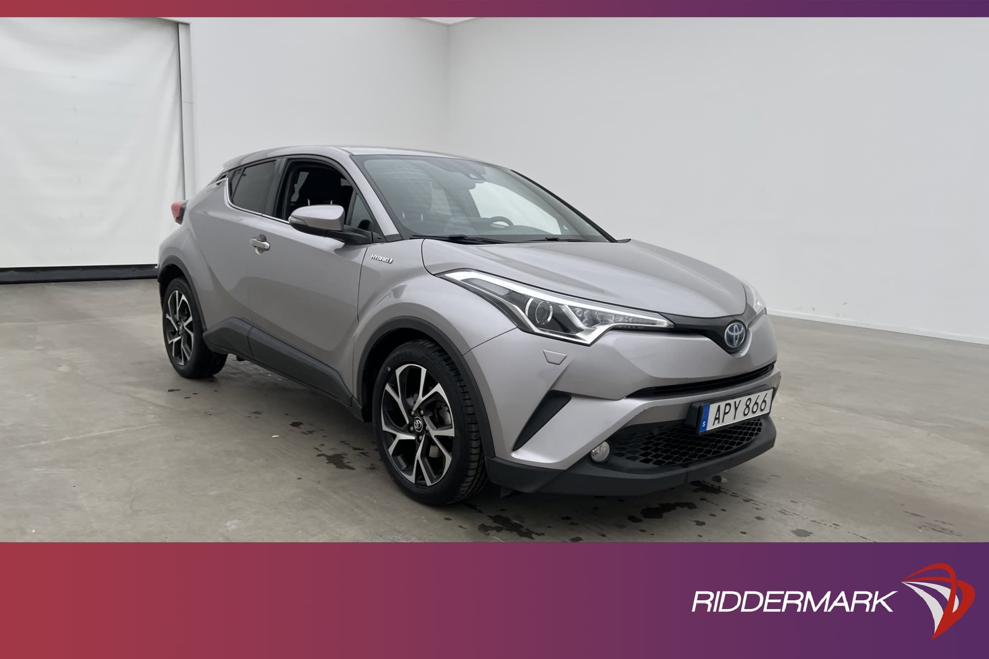 Toyota C-HR Hybrid 122hk