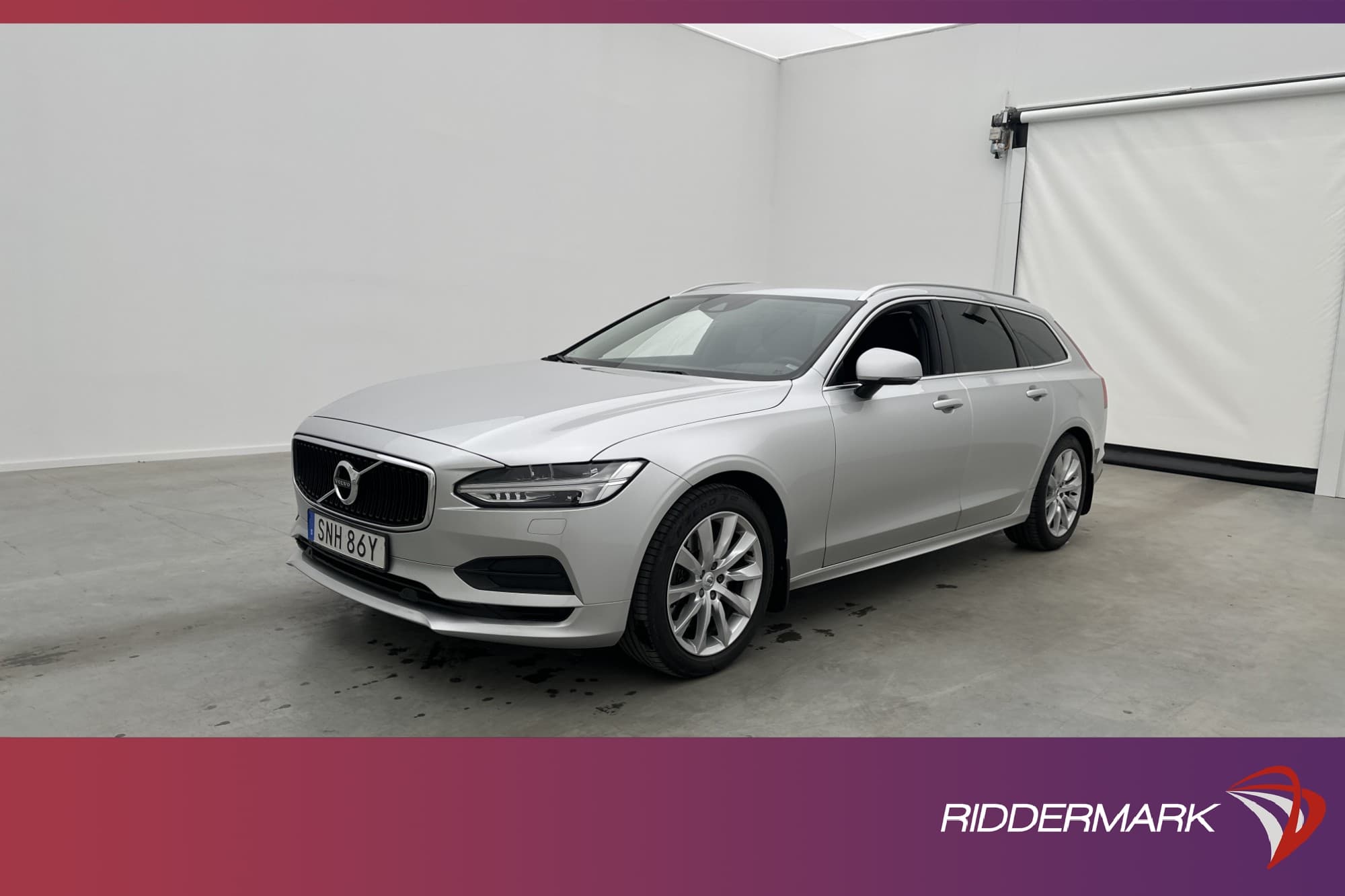 Volvo V90 T4