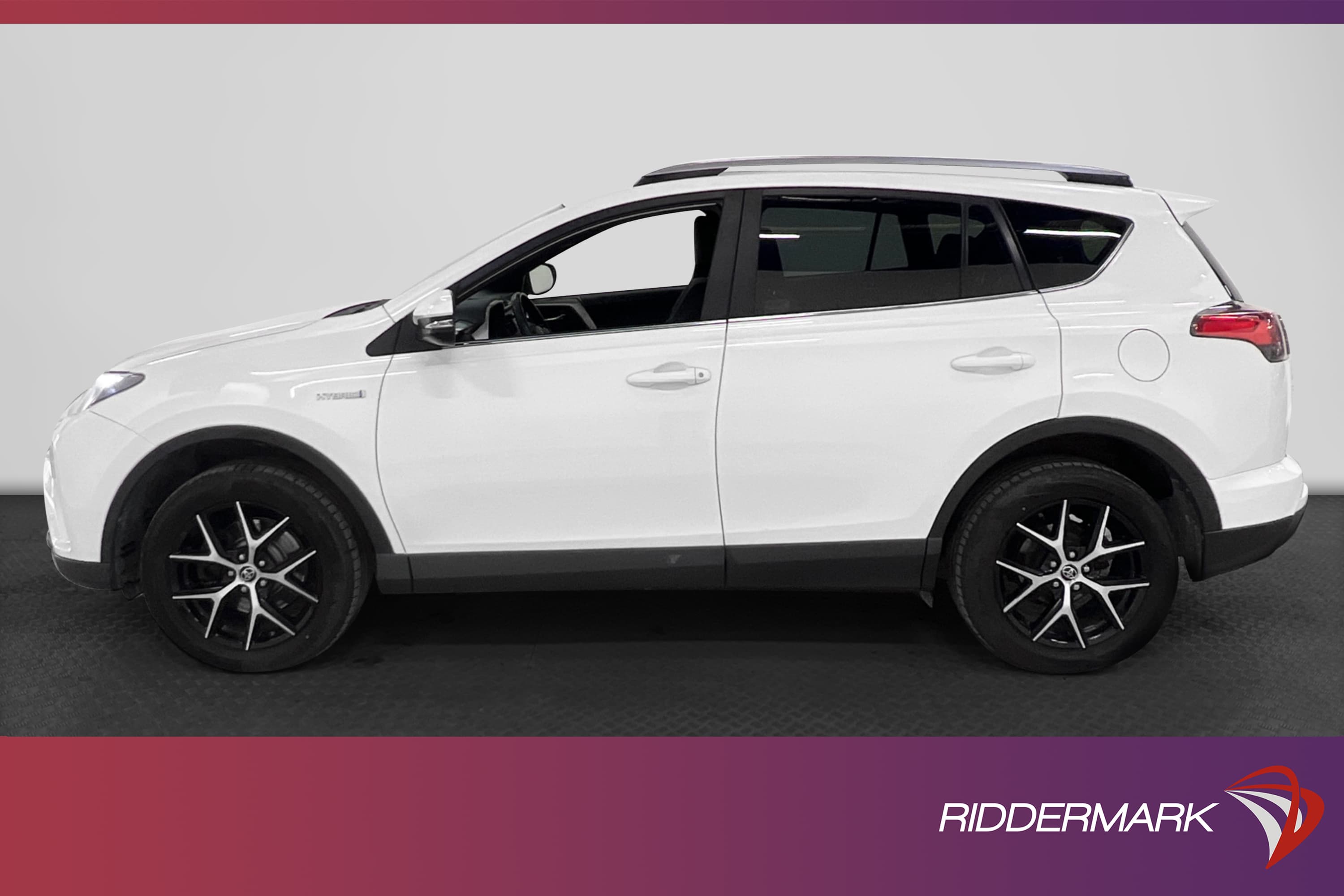 Toyota RAV4 Hybrid E-FOUR AWD 197hk Navi B-kam Rattvärme PDC
