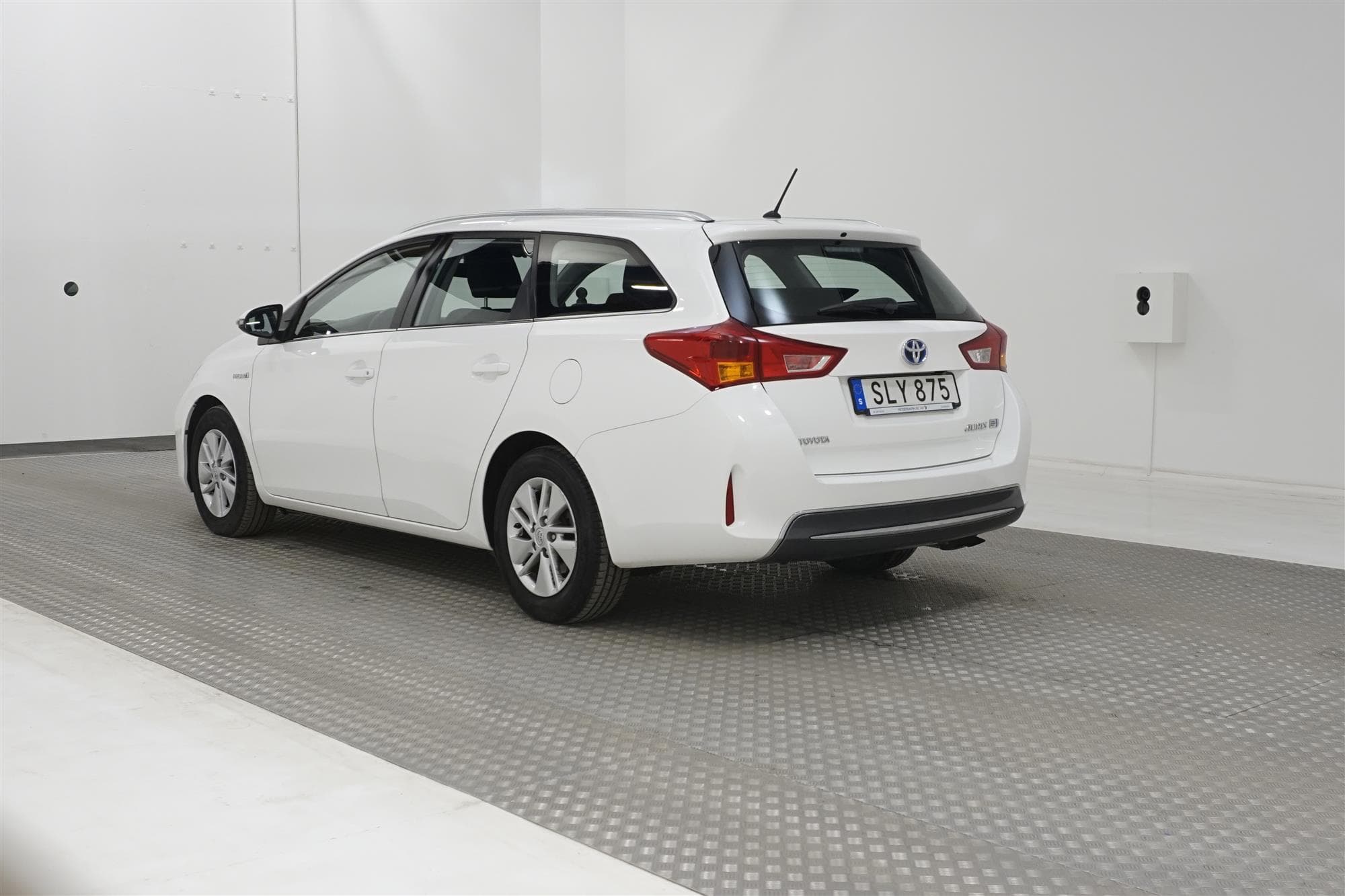 Toyota Auris Hybrid e-CVT 136hk B-Kam 0,37L/mil