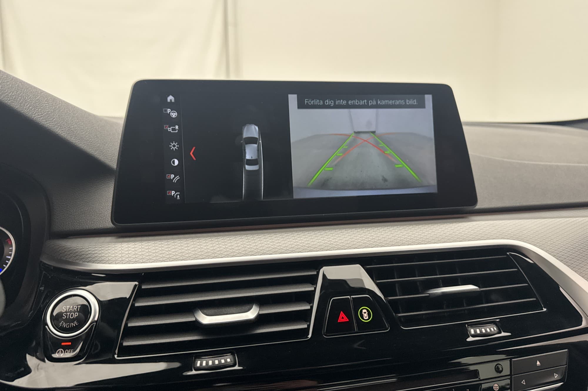 BMW 520 d xDrive Sedan 190hk M Sport H/K Navi Kamera Drag