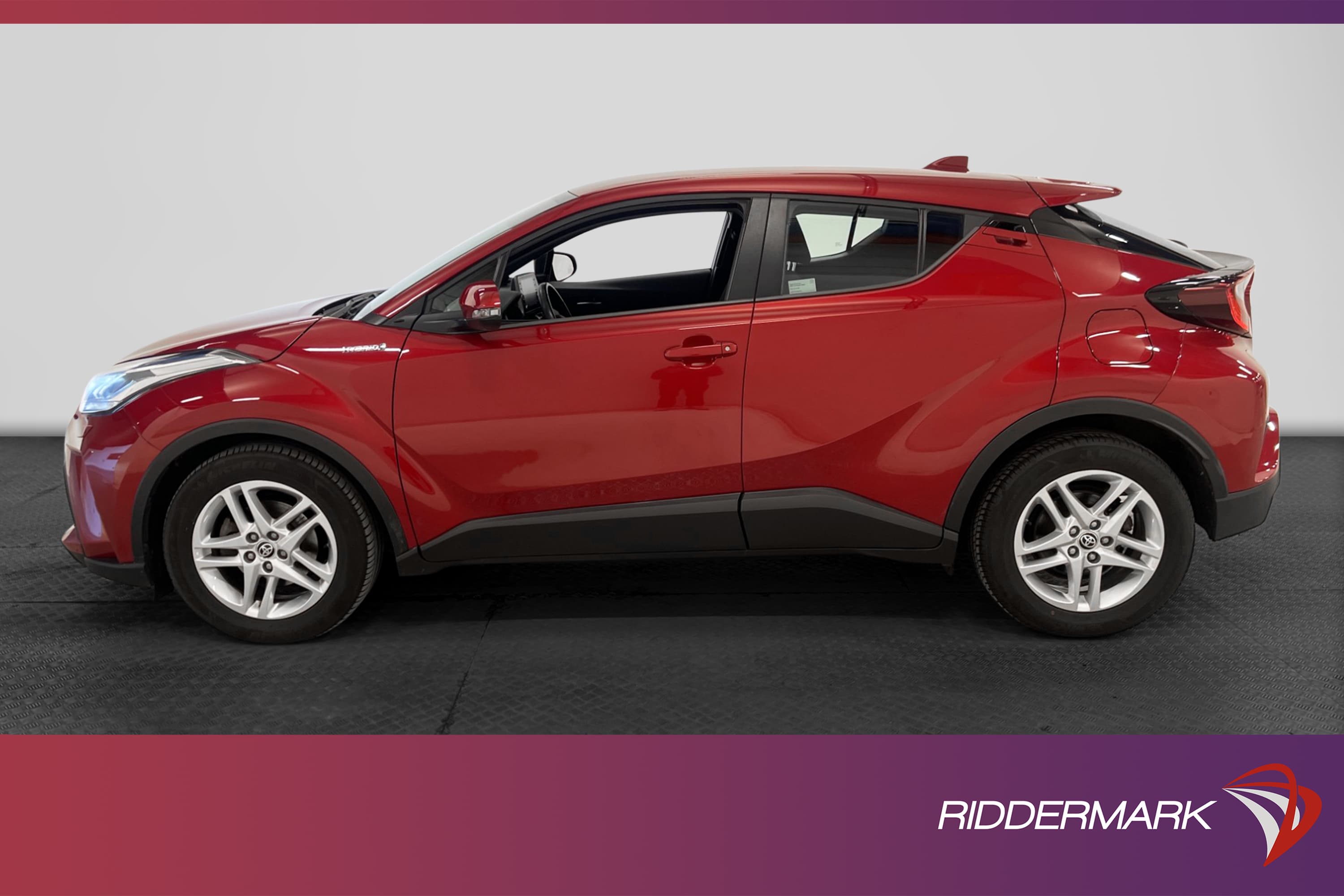 Toyota C-HR Hybrid 122hk