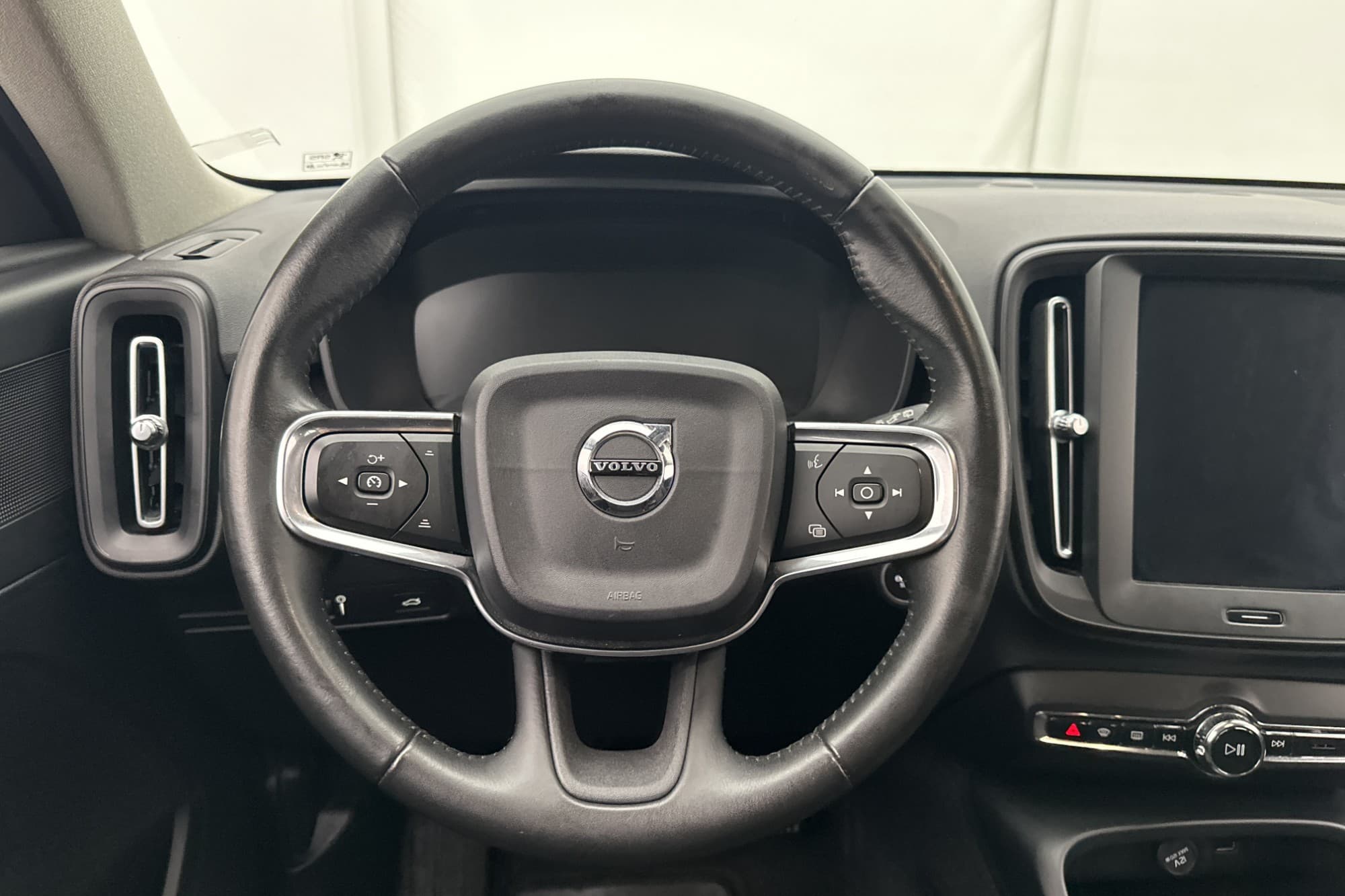 Volvo XC40 D3 MOMS Dubbelkommando D-Värm Rattvärme Sensorer