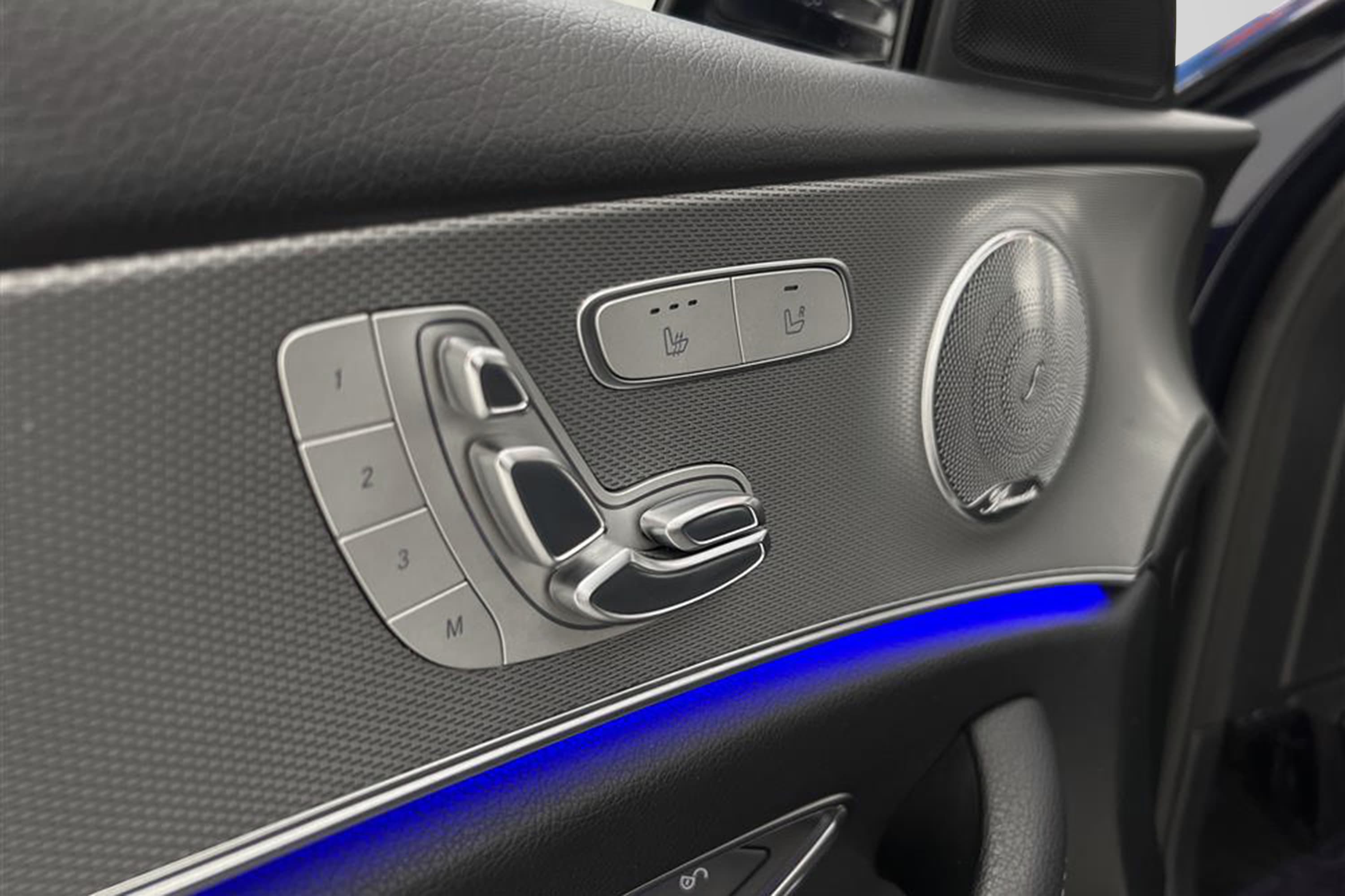 Mercedes-Benz E 220 d 194hk Widescreen Burmester Drag Naviinteriör