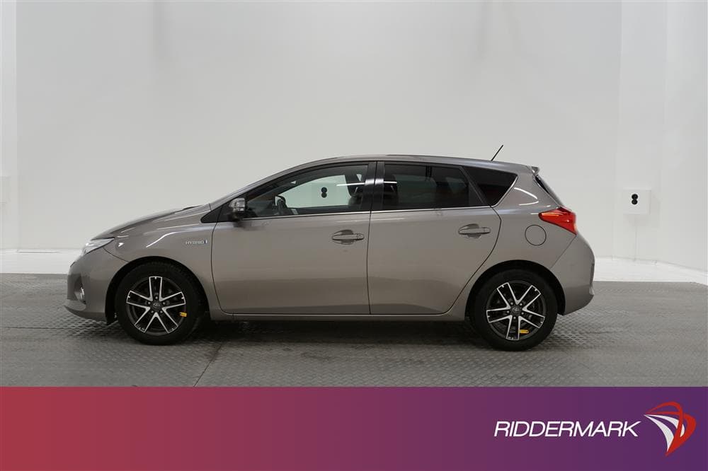 Toyota Auris Hybrid e-CVT 136hk