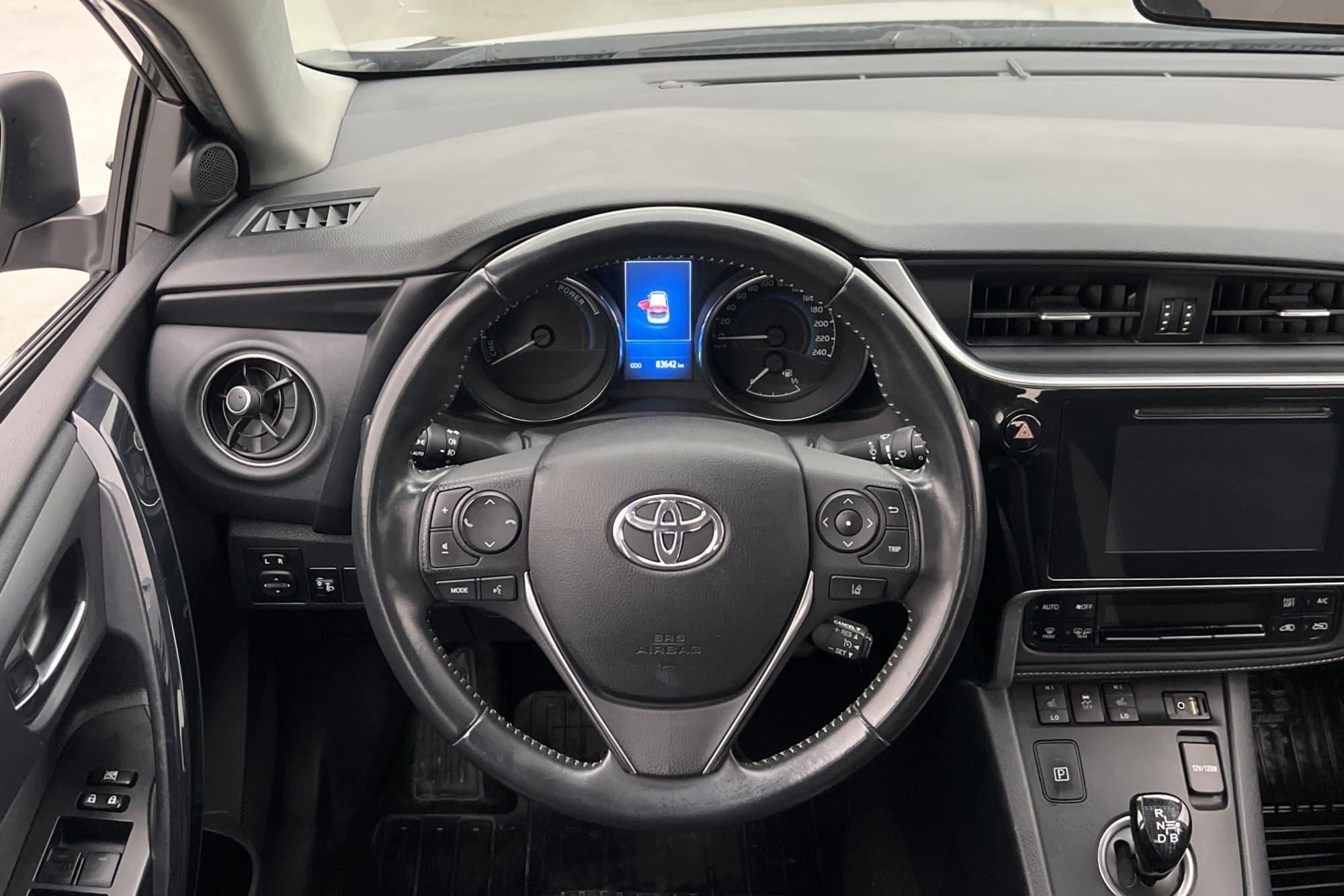 Toyota Auris Hybrid e-CVT 136hk Kamera 360kr Skatt 0,41L/mil