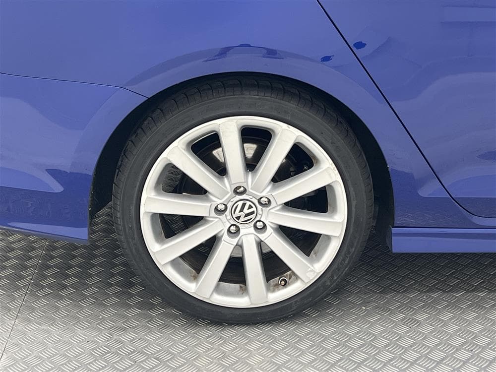 Volkswagen Golf 2.0 TSI R 4Motion 300hk Dynaudio Navigationinteriör
