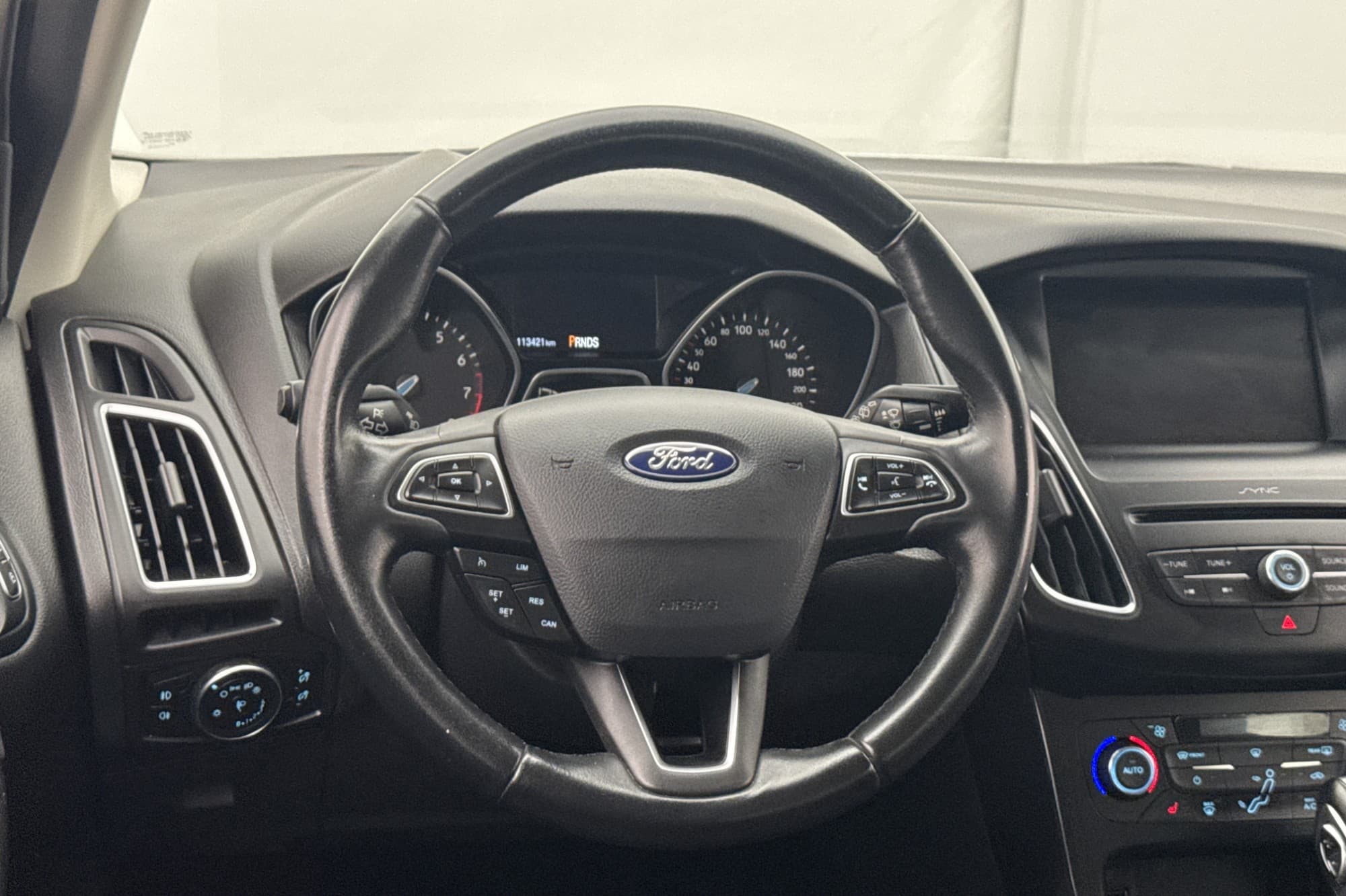 Ford Focus Kombi 125hk Titanium CarPlay Sensorer Dragkrok