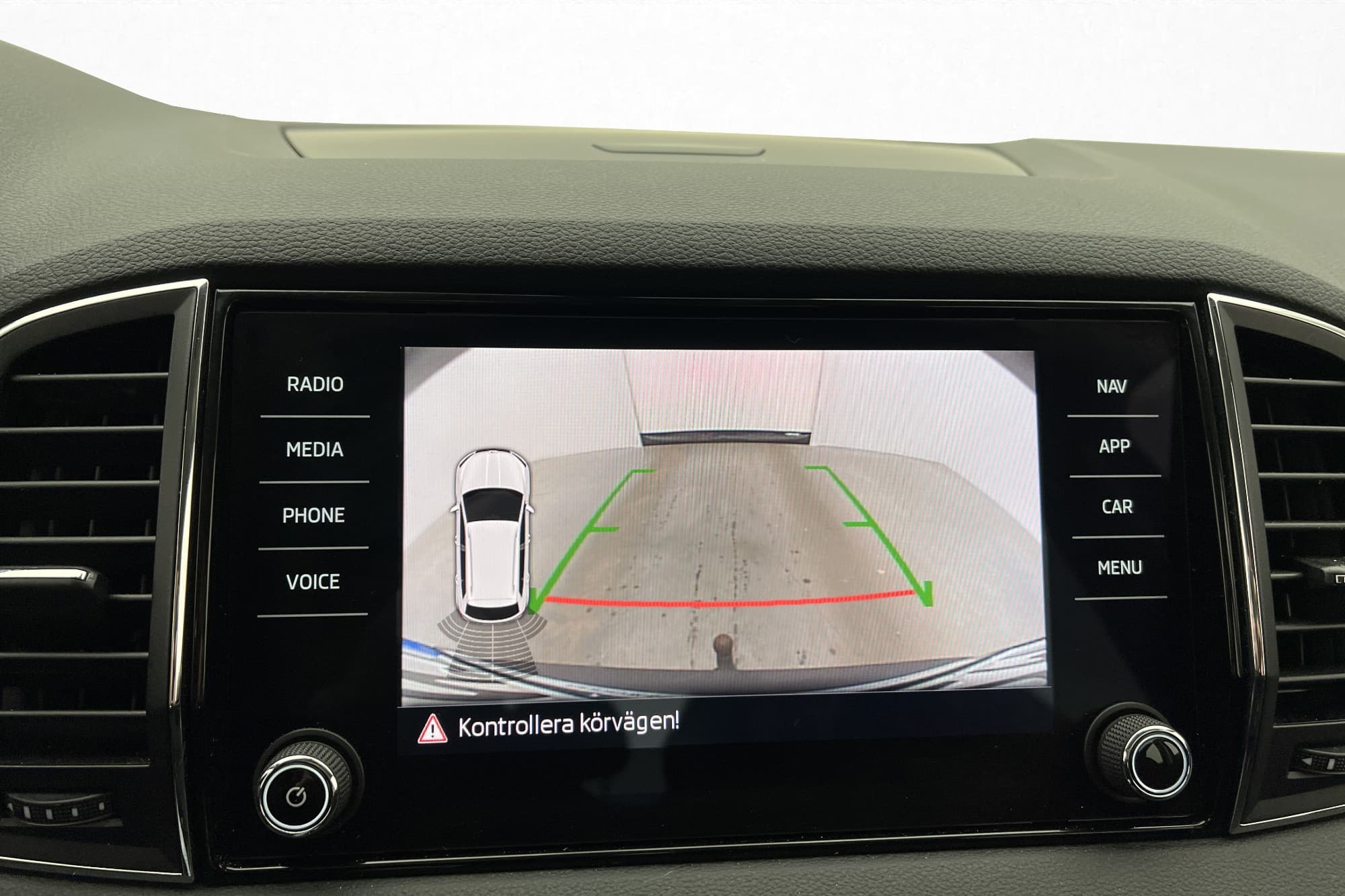 Škoda Karoq 1.0 TSI Ambition Kamera Sensorer Navi CarPlay