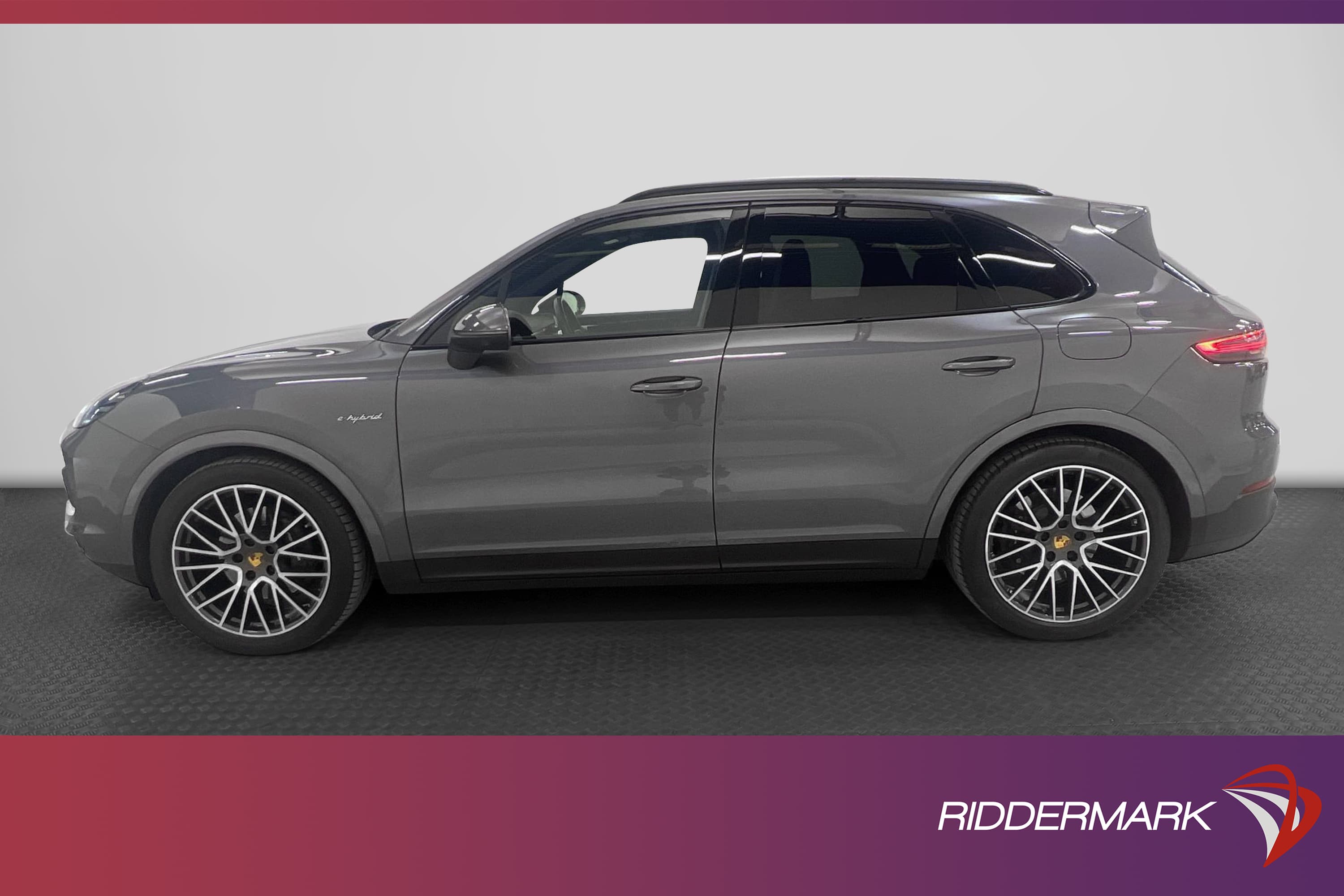 Porsche Cayenne E-Hybrid 462hk