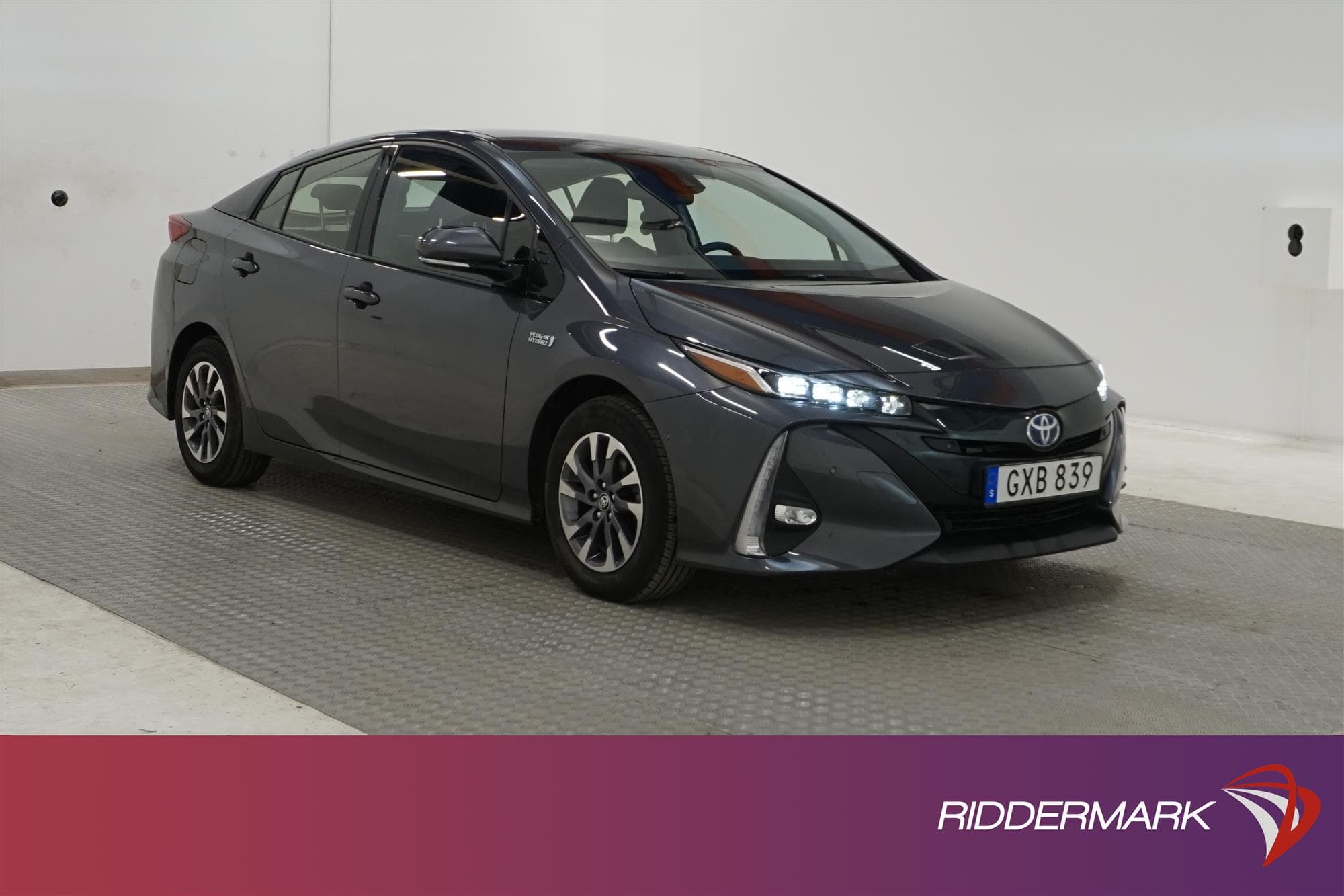 Toyota Prius 1.8 Plug-In 123hk Backkamera Navi Head up MVärm