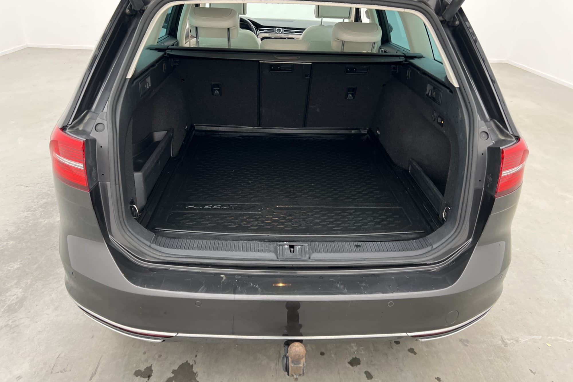 Volkswagen Passat 2.0 TDI 4M R Line Pano D-Värm Drag Cockpit