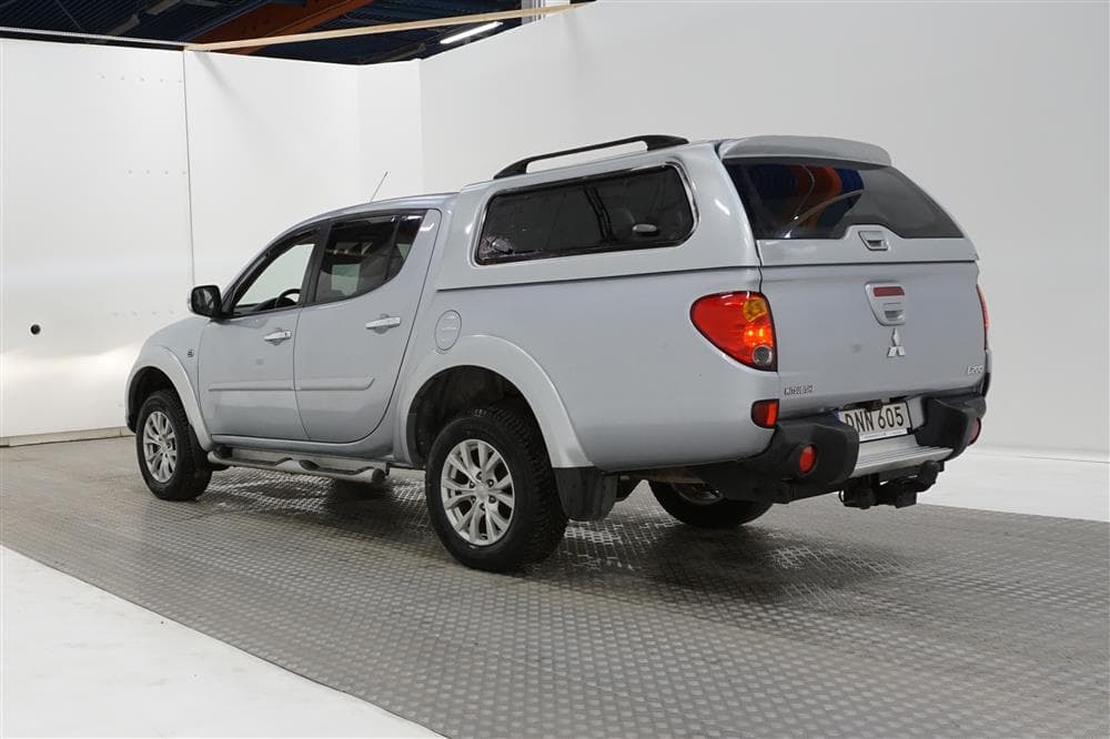 Mitsubishi L200 2.5 DI-D Aut 178hk Drag Kåpa exteriör