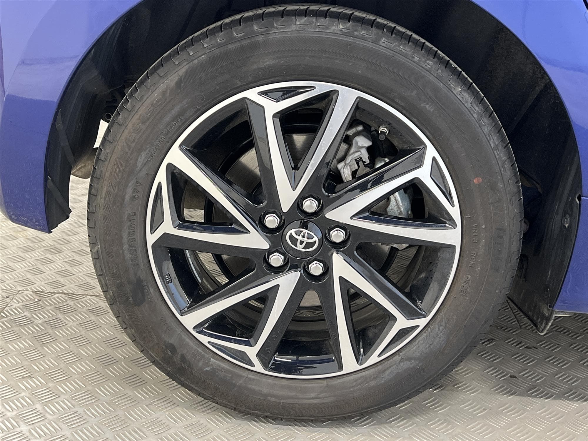 Toyota Yaris Hybrid CVT 116hk B-Kam 0,41L/mil