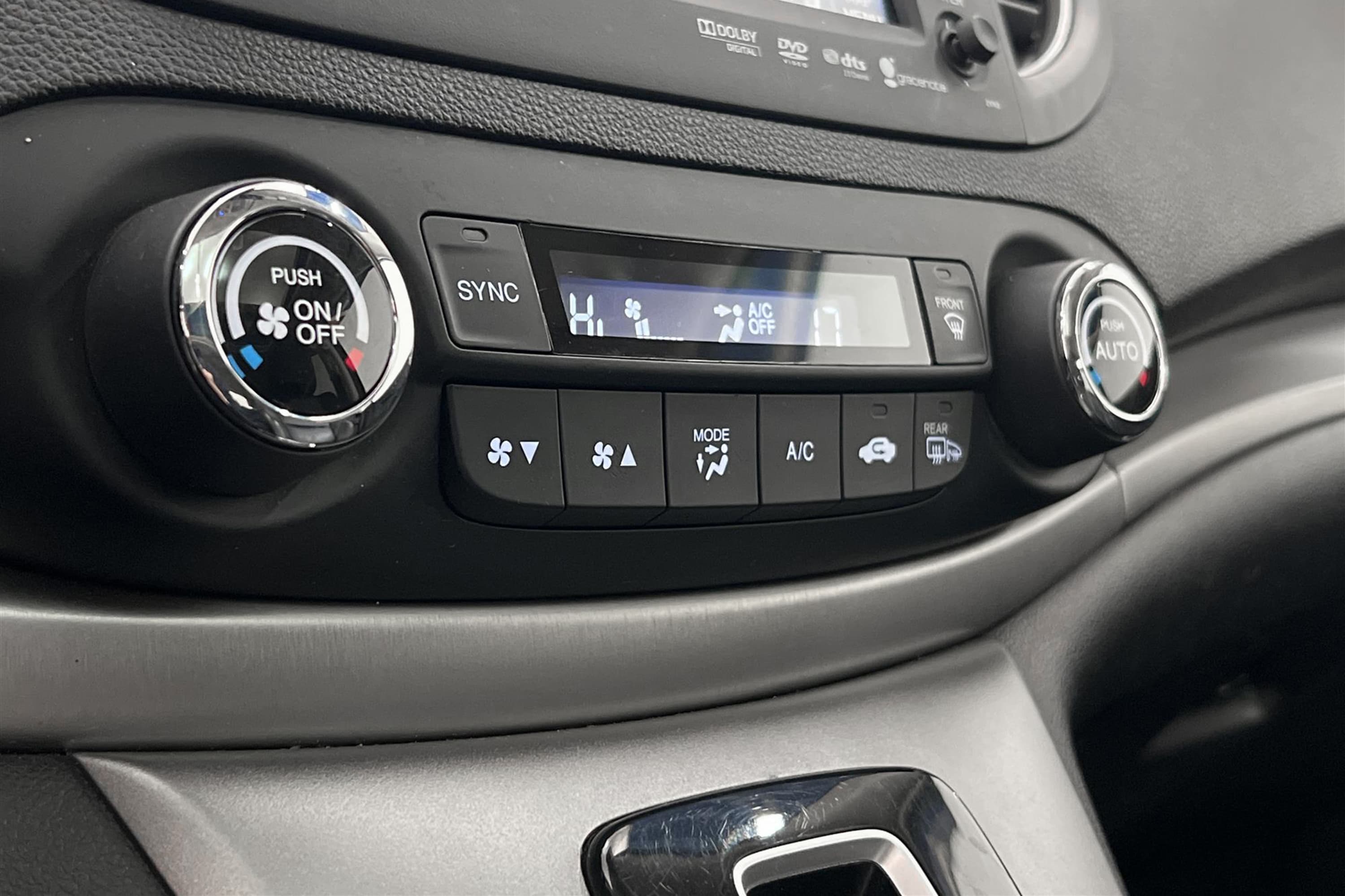 Honda CR-V 2.2 i-DTEC 4WD 150hk Pano Värmare Kamera GPS Drag