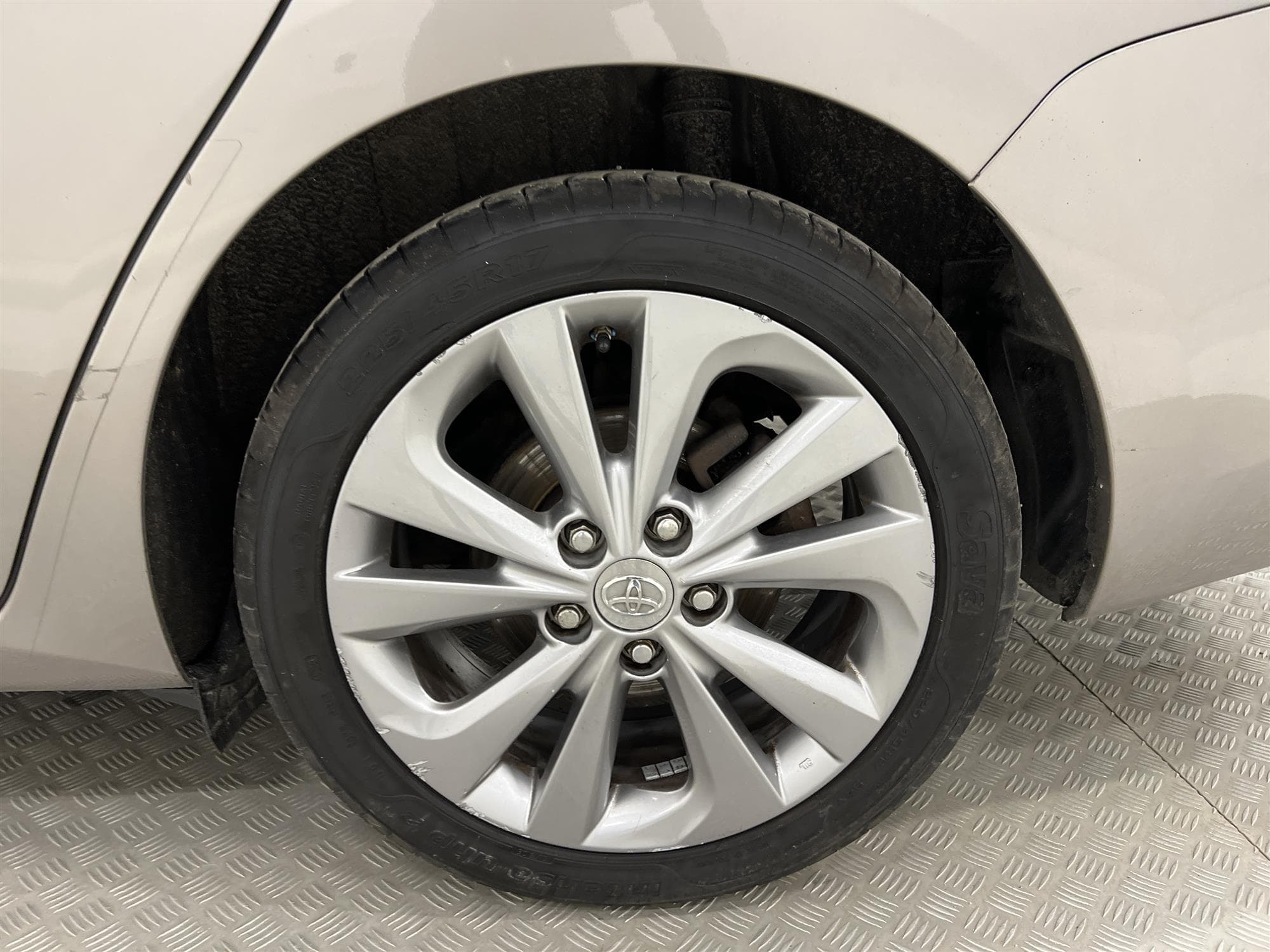 Toyota Auris  Hybrid e-CVT 136hk B-Kam 0,40L/mil