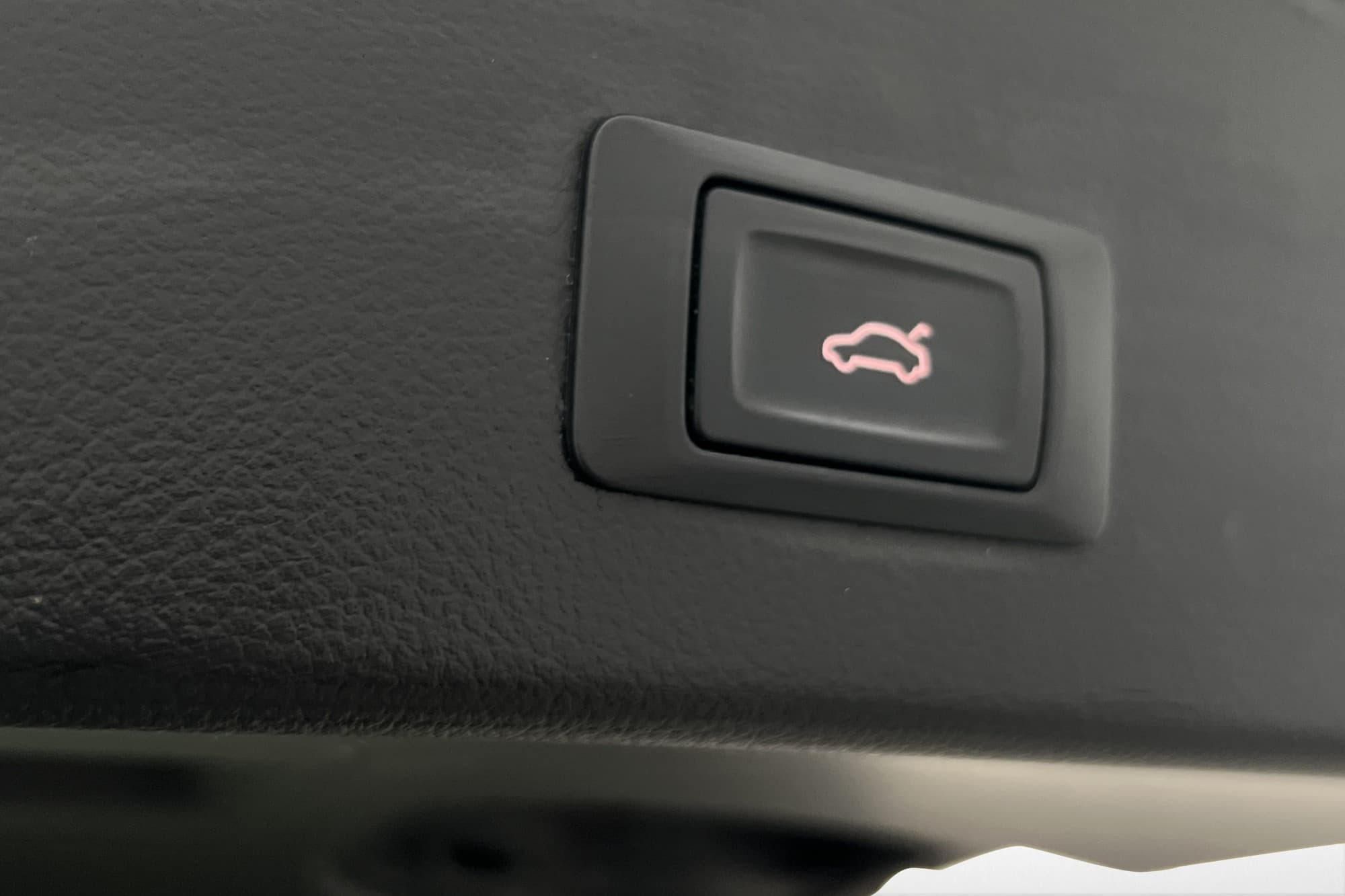 Audi A6 2.0 TDI S-Line  P-Sensorer Farthållare Keyless Navi