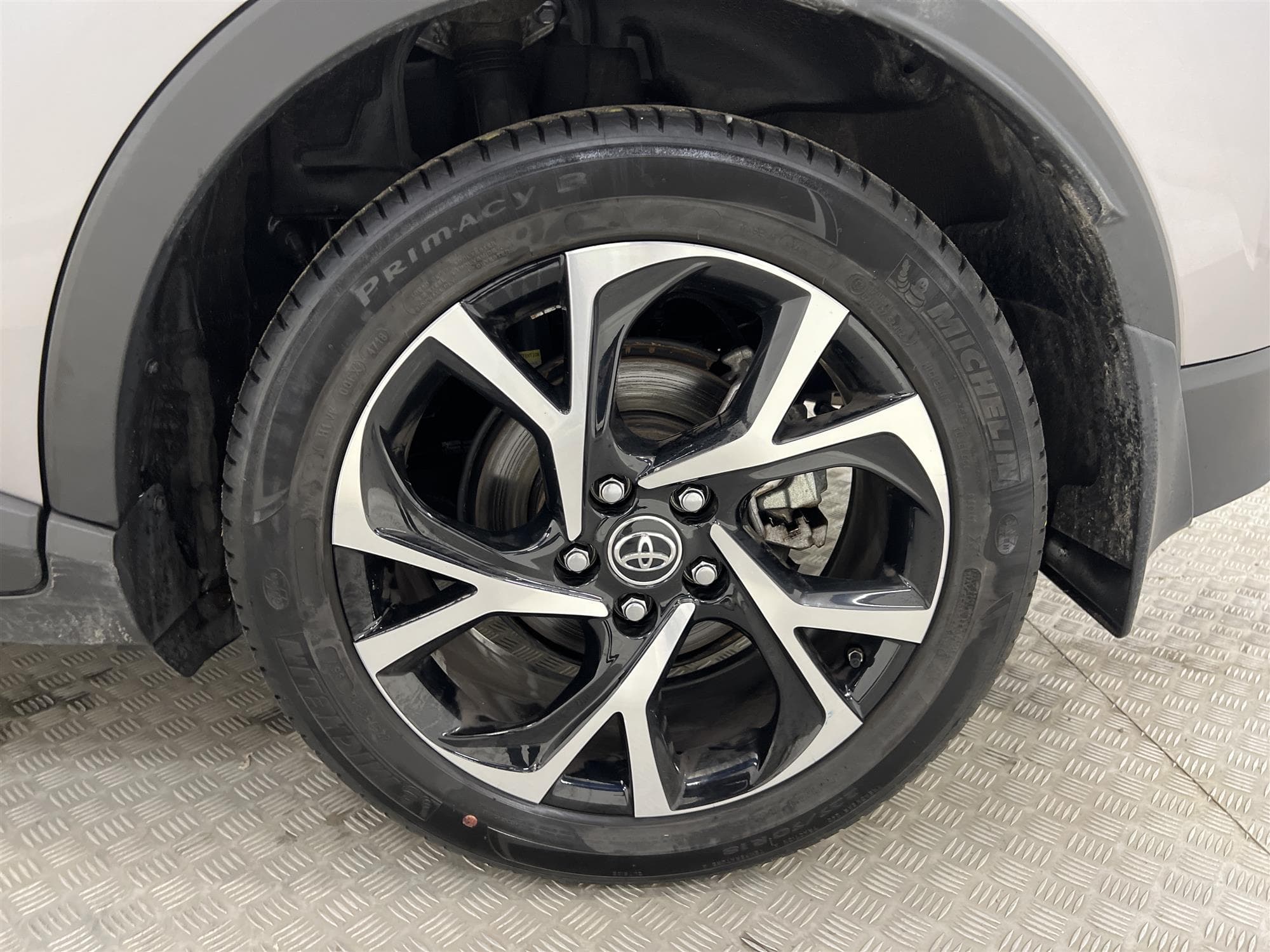 Toyota C-HR Hybrid CVT 122hk Executive JBL Skinn 0,38L/mil