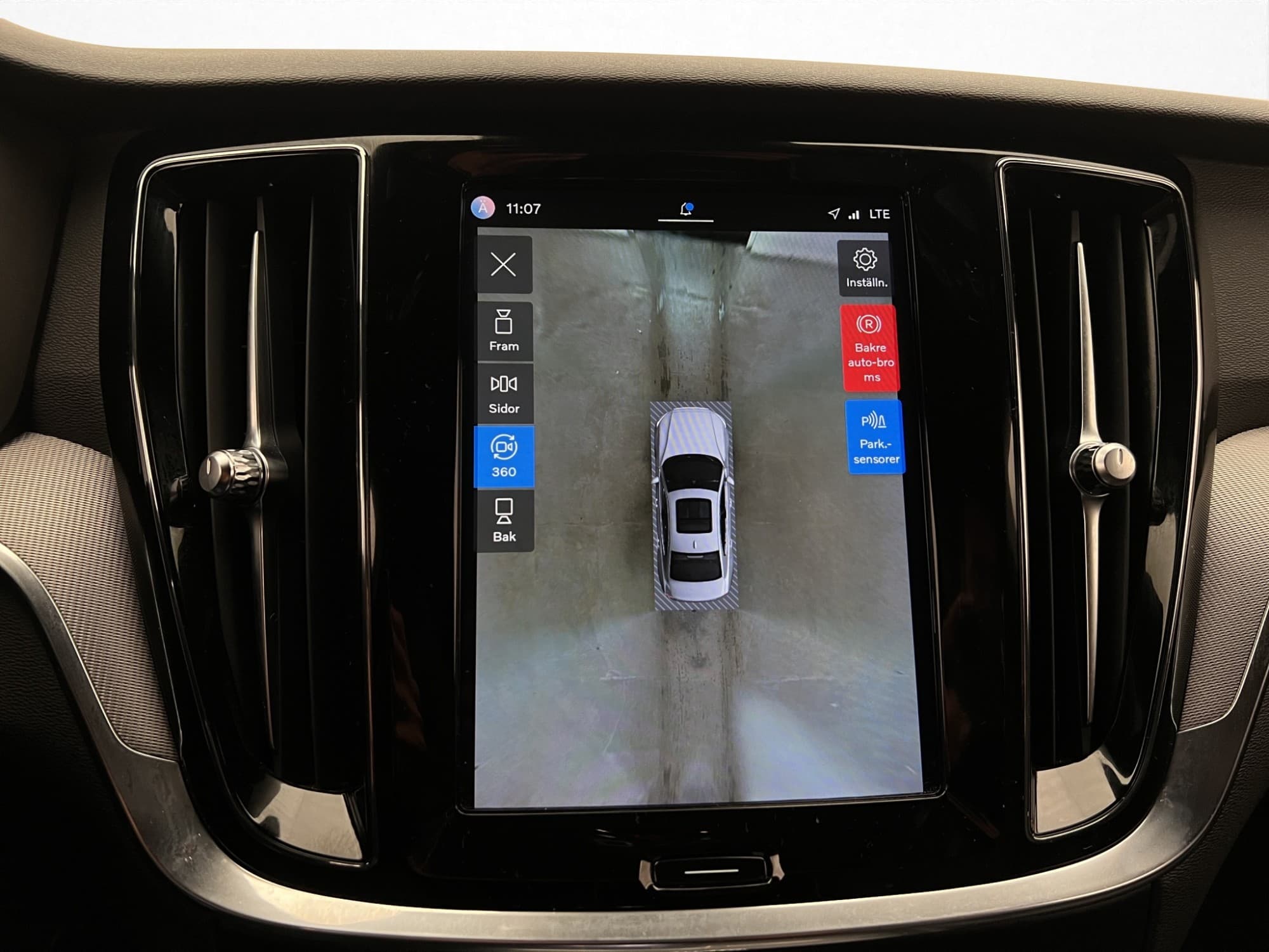 Volvo S60 B5 Plus Dark Drag Värmare H/K 360° Skinn Navi BLIS