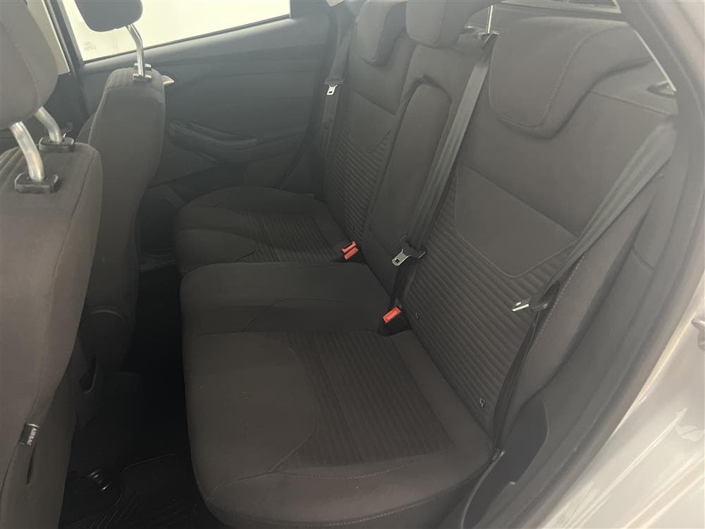 Ford Focus 1.5 TDCi 120hk Välservad Låg Skatt 0,38L/mil interiör
