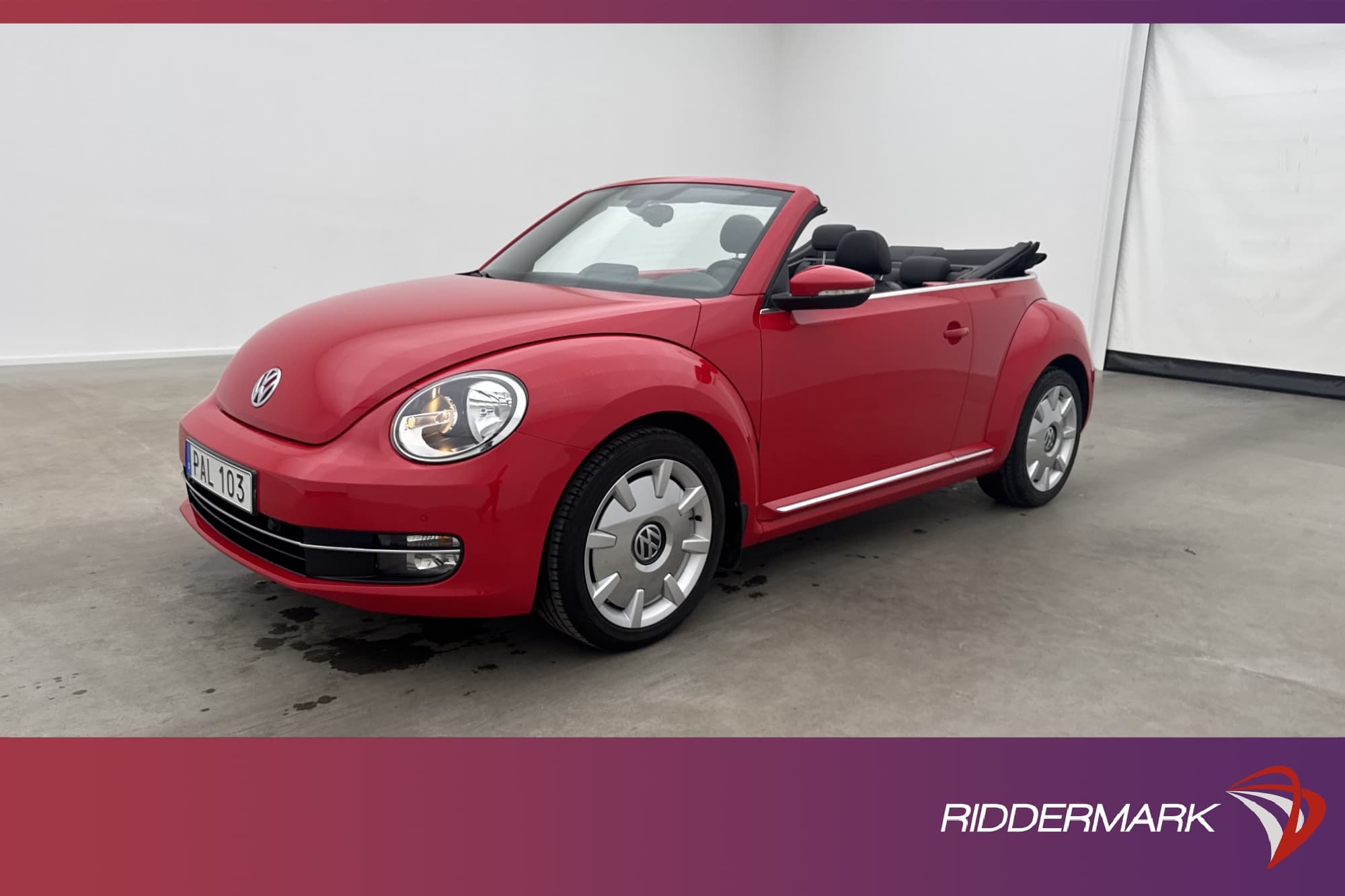 Volkswagen Beetle Cabriolet TSI 105hk CarPlay Skinn Navi 