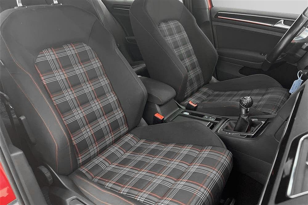 Volkswagen Golf GTI Performance 230hk Pluspaketinteriör