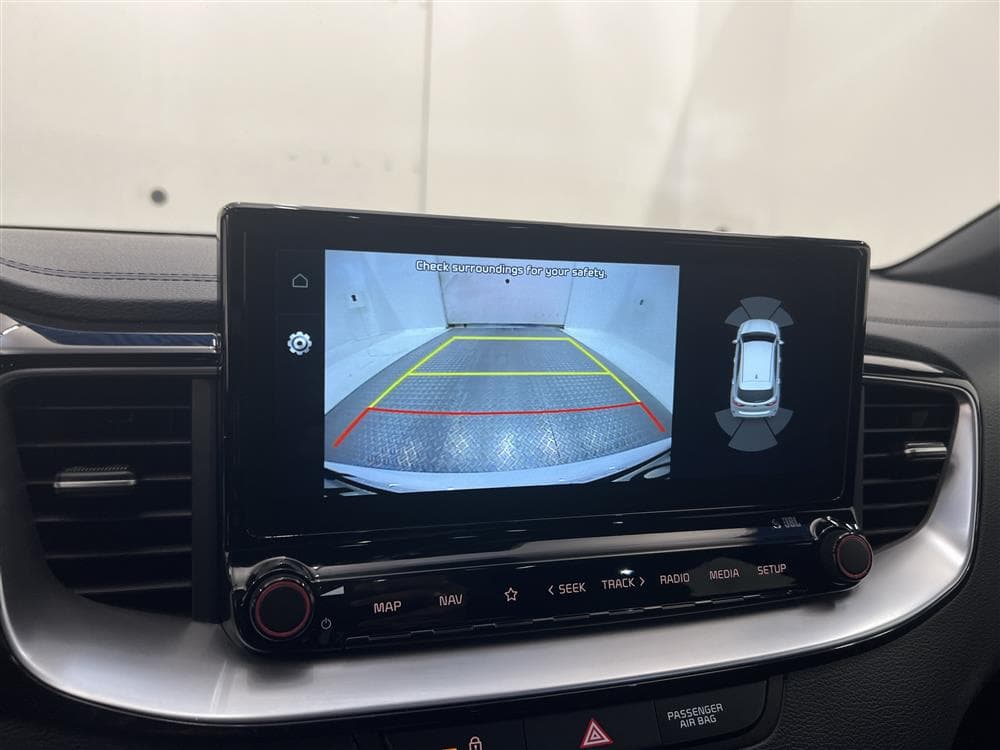 Kia ProCeed GT 1.6 T-GDi 204hk Cockpit Pano JBL Navi B-Kaminteriör