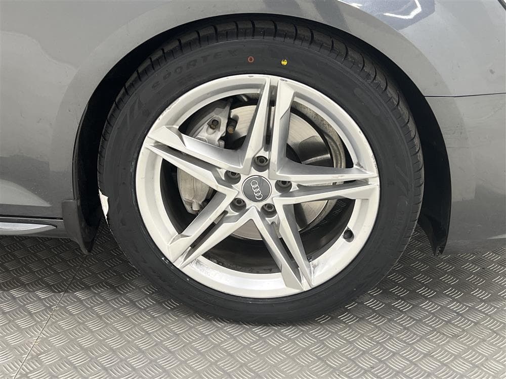 Audi A4 2.0 TDI 190hk Quattro S-line Låg Skatt 0,44l/milinteriör