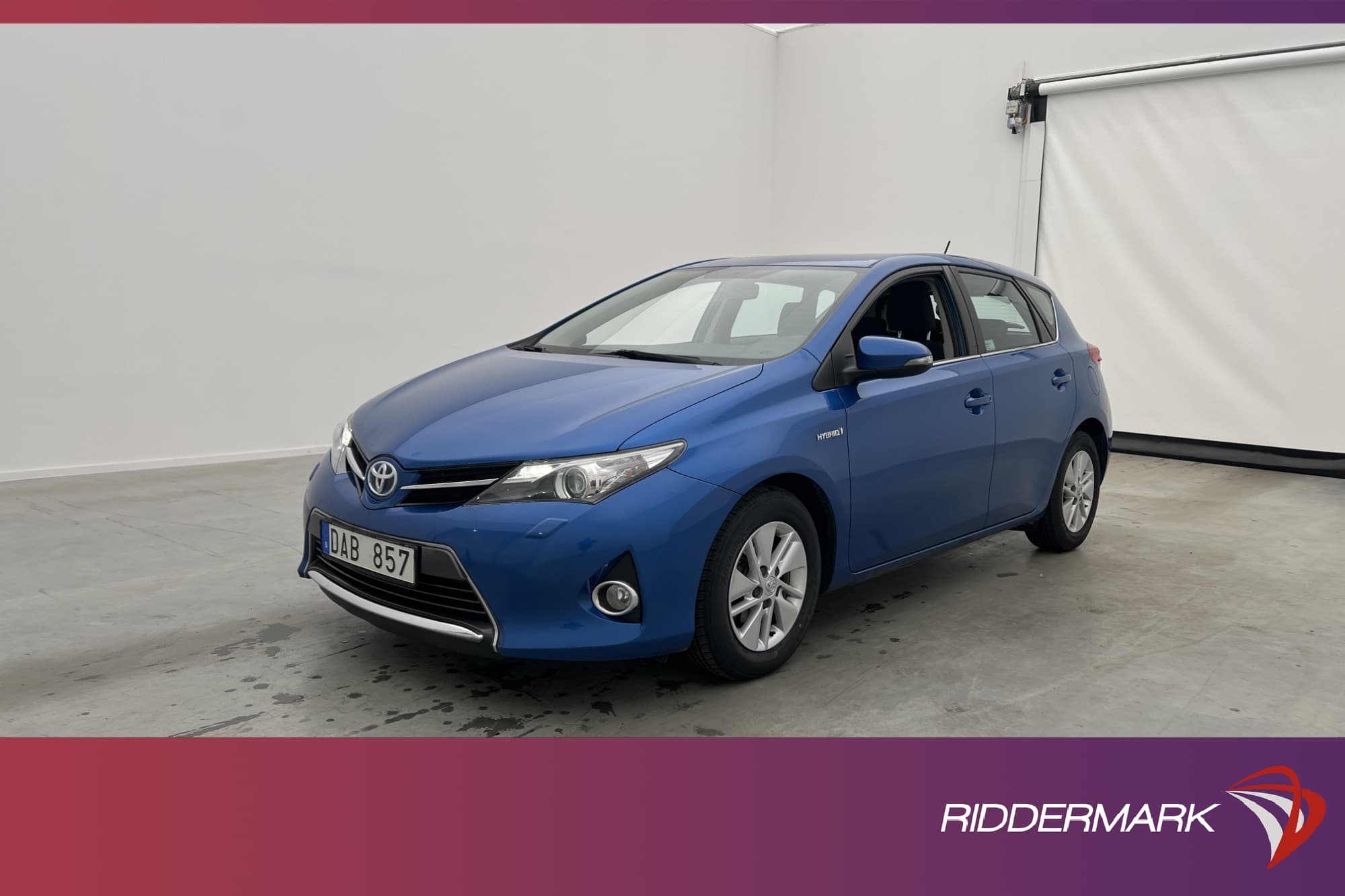 Toyota Auris Hybrid e-CVT 136hk