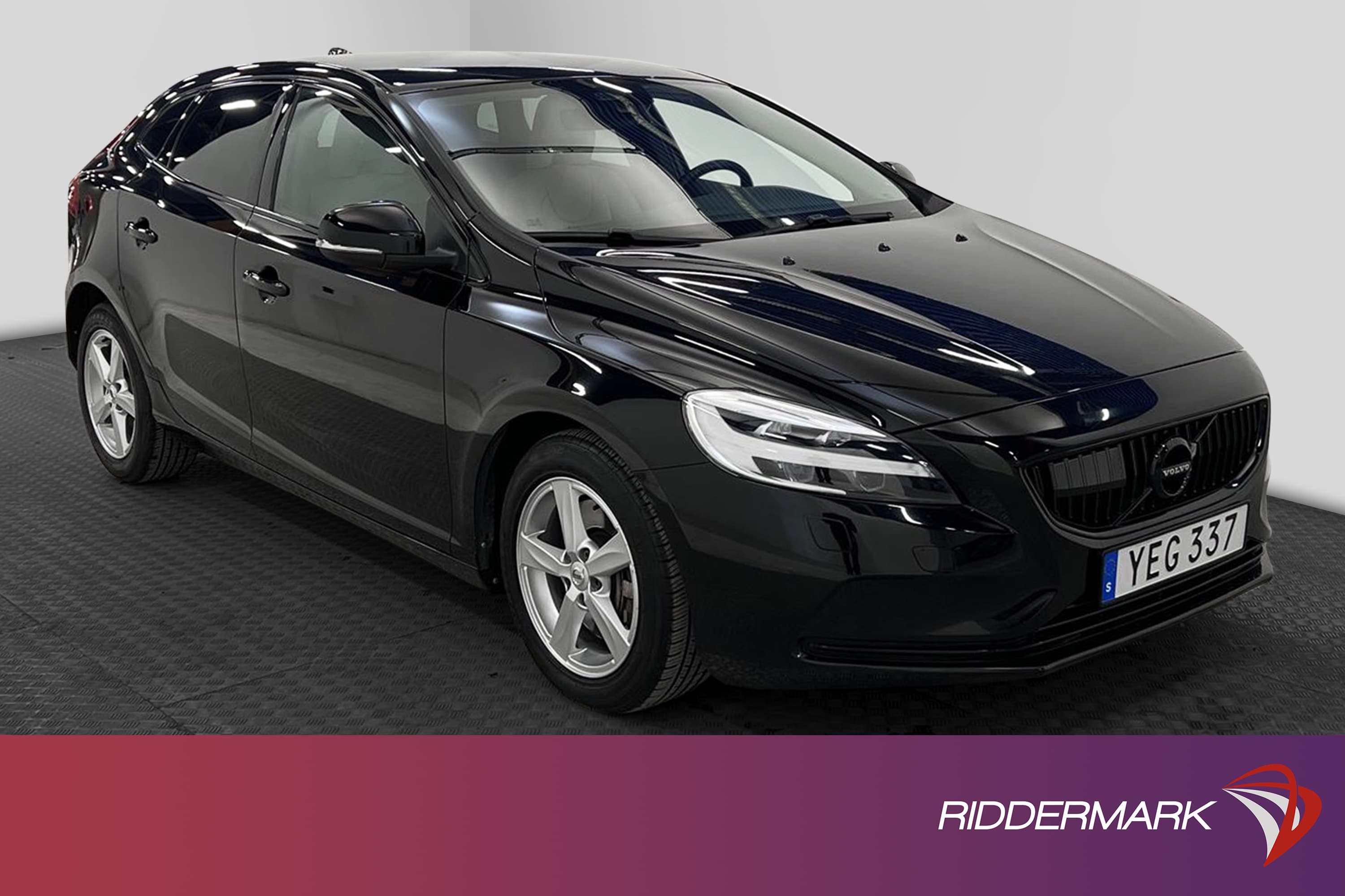 Volvo V40 T3 152hk Summum VOC Kamera Navi Skinn Välservad