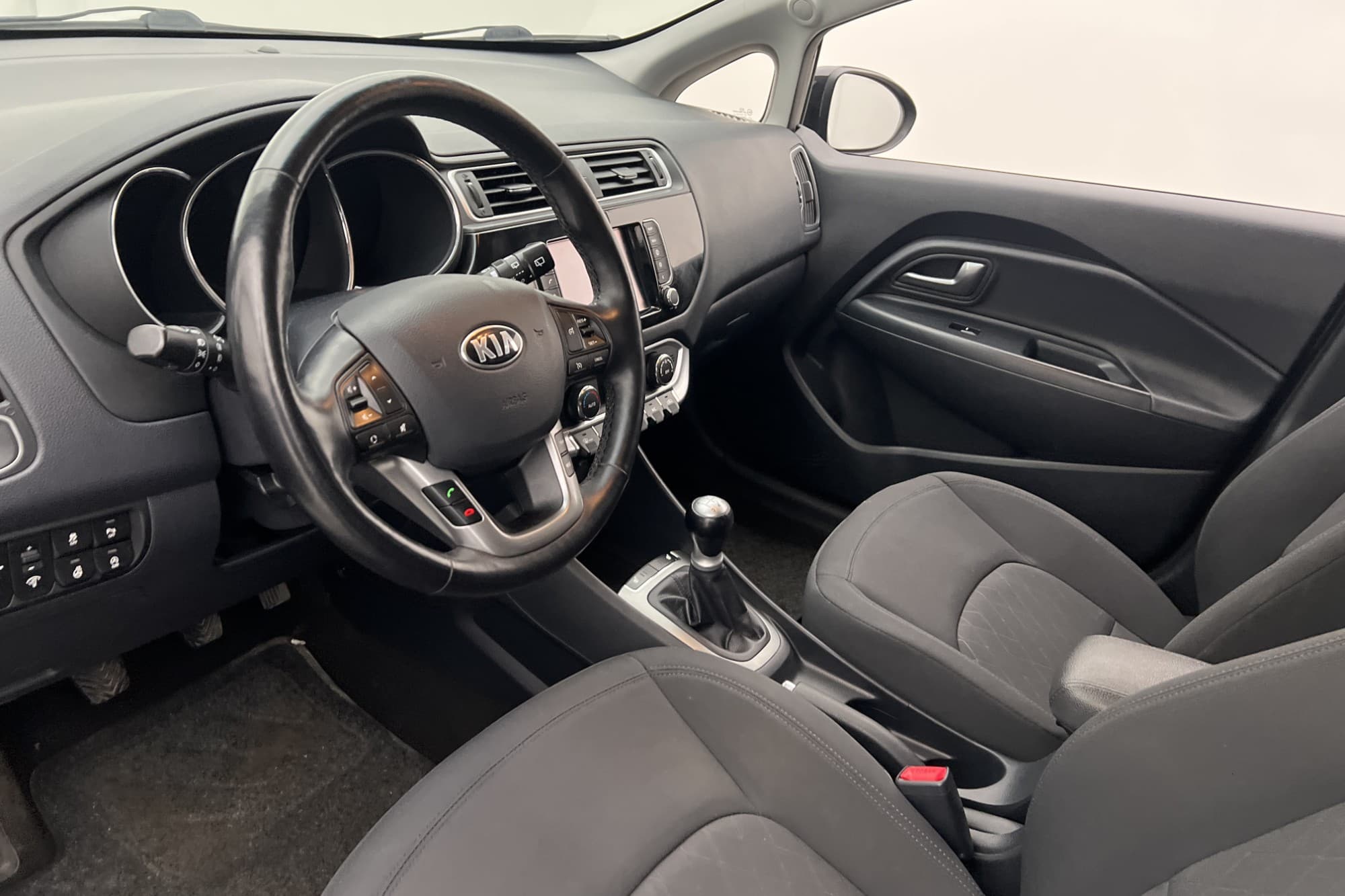 Kia Rio 1.2 84hk Kamera Navi Rattvärme Låg-skatt